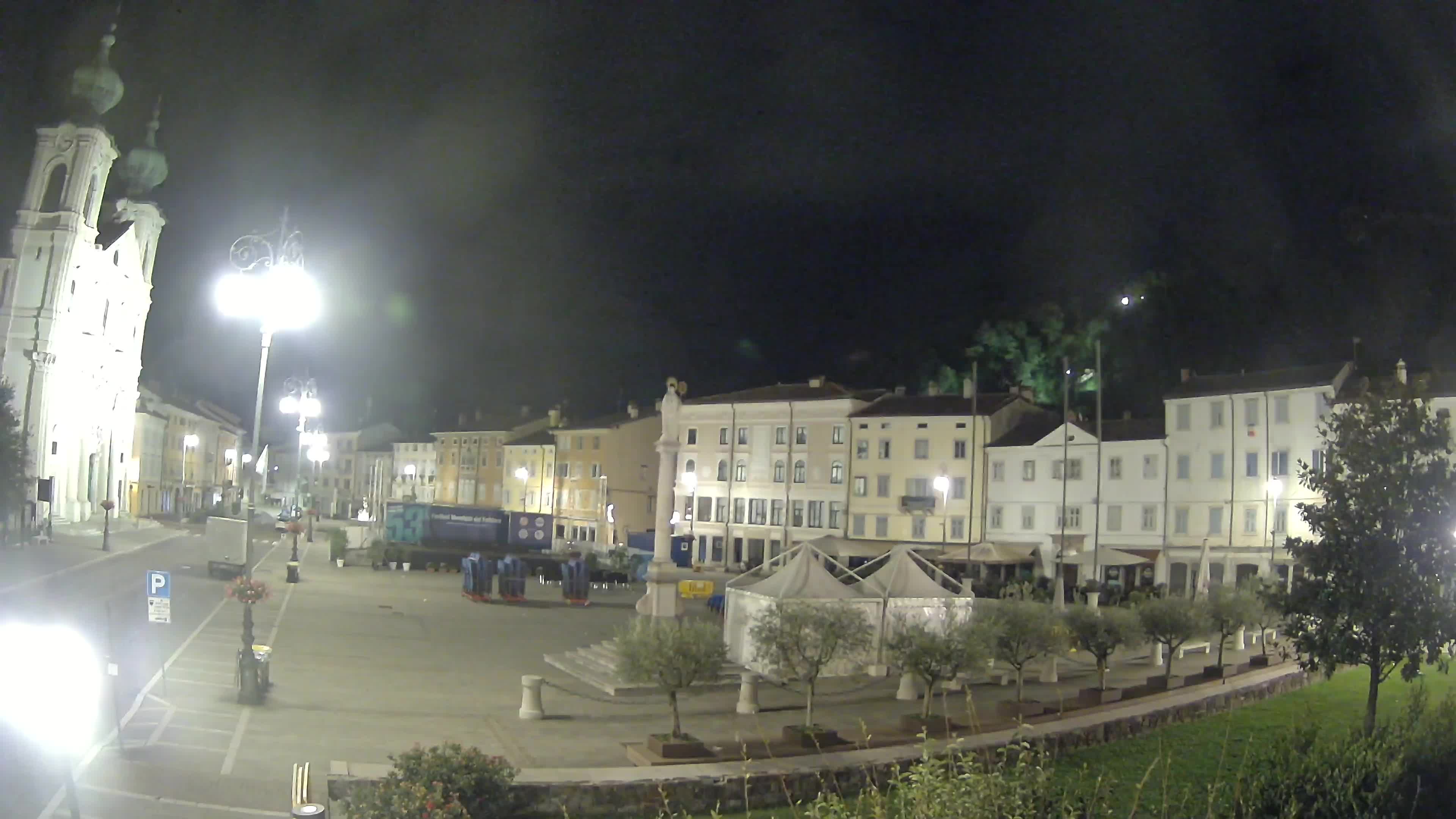 Gorizia Piazza della Vittoria e chiesa di S. Ignazio