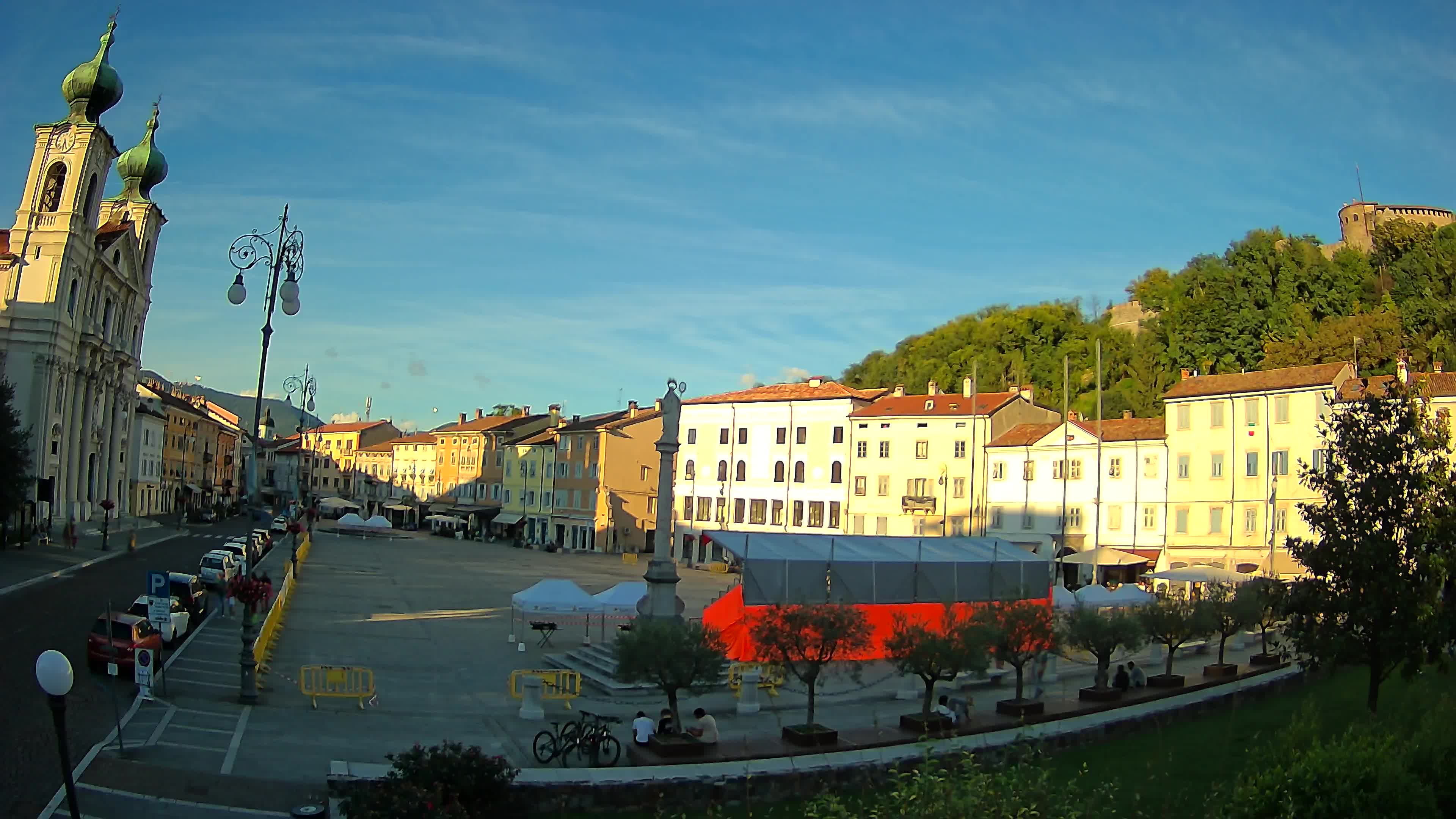 Gorizia – Plaza Vittoria – iglesia de San Pedro. Ignacio