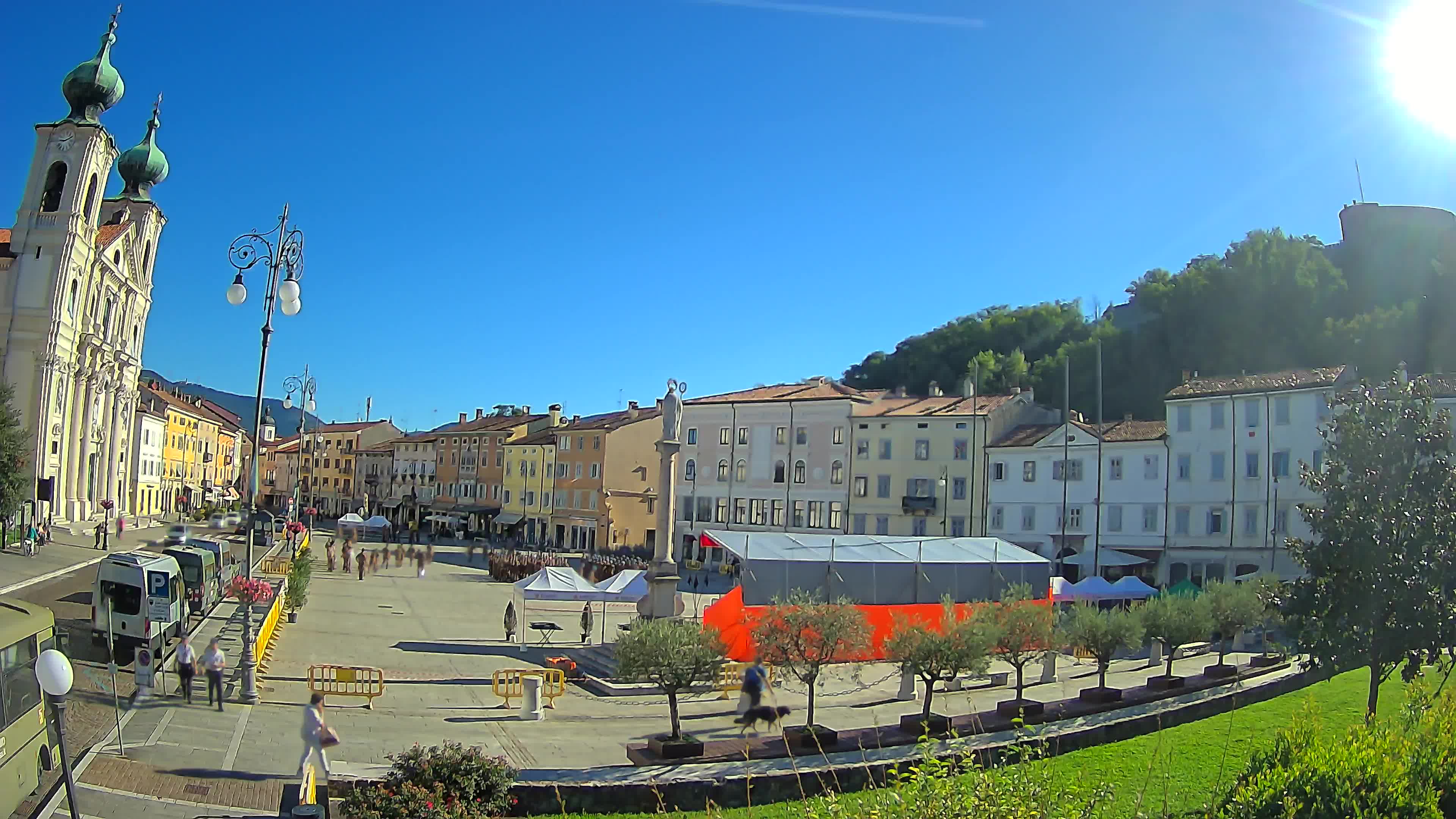 Kamera Gorica Travnik in cerkev sv. Ignacija