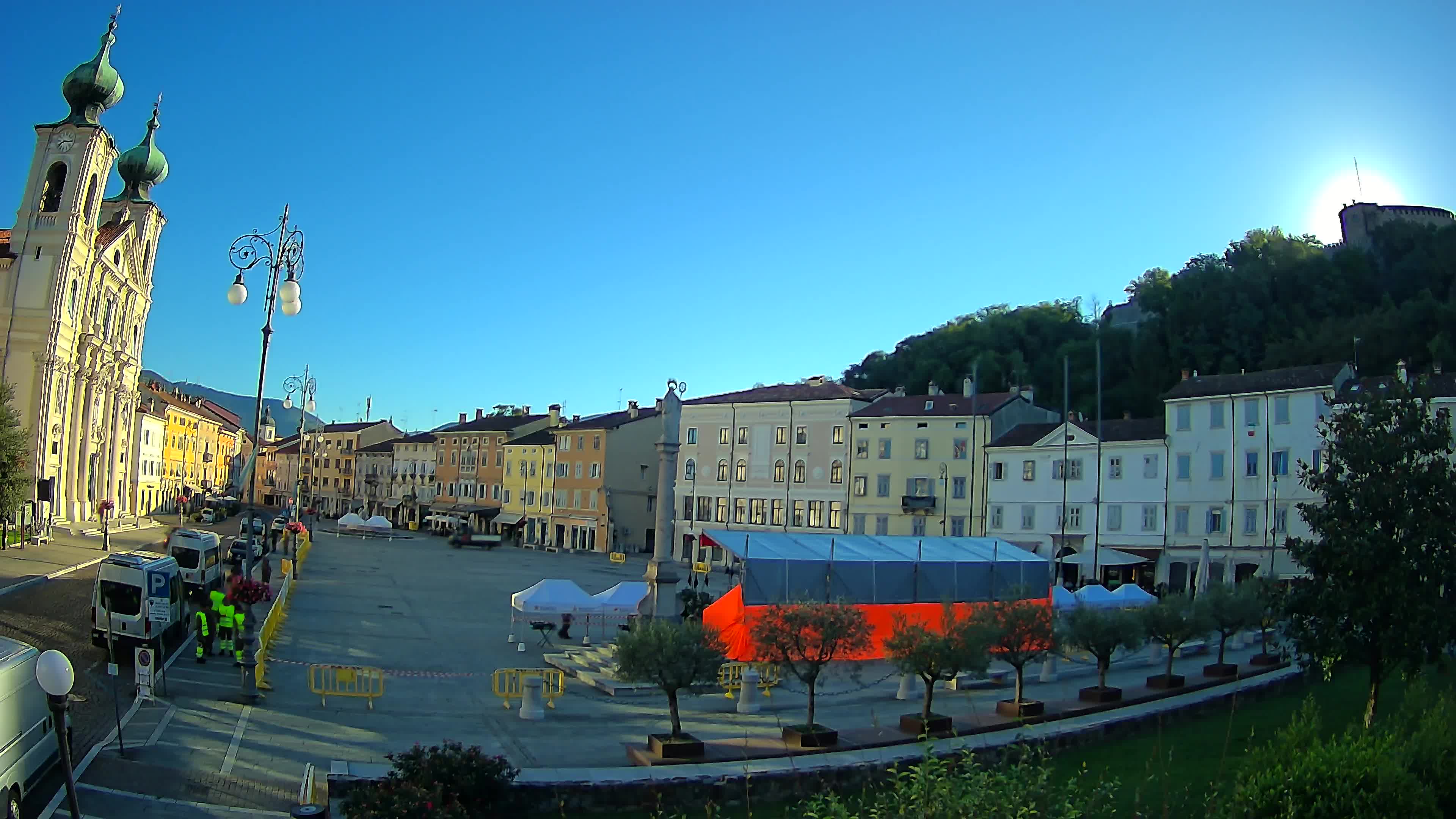 Kamera Gorica Travnik in cerkev sv. Ignacija