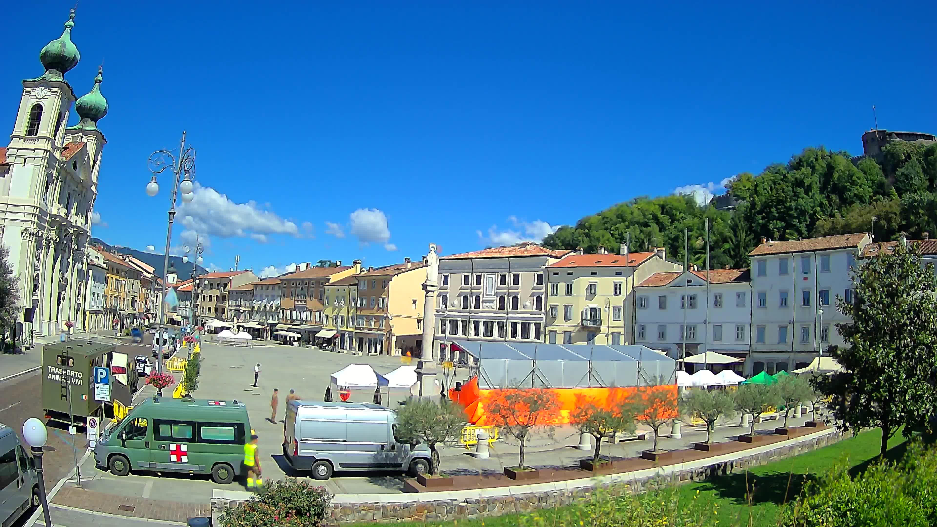 Kamera Gorica Travnik in cerkev sv. Ignacija