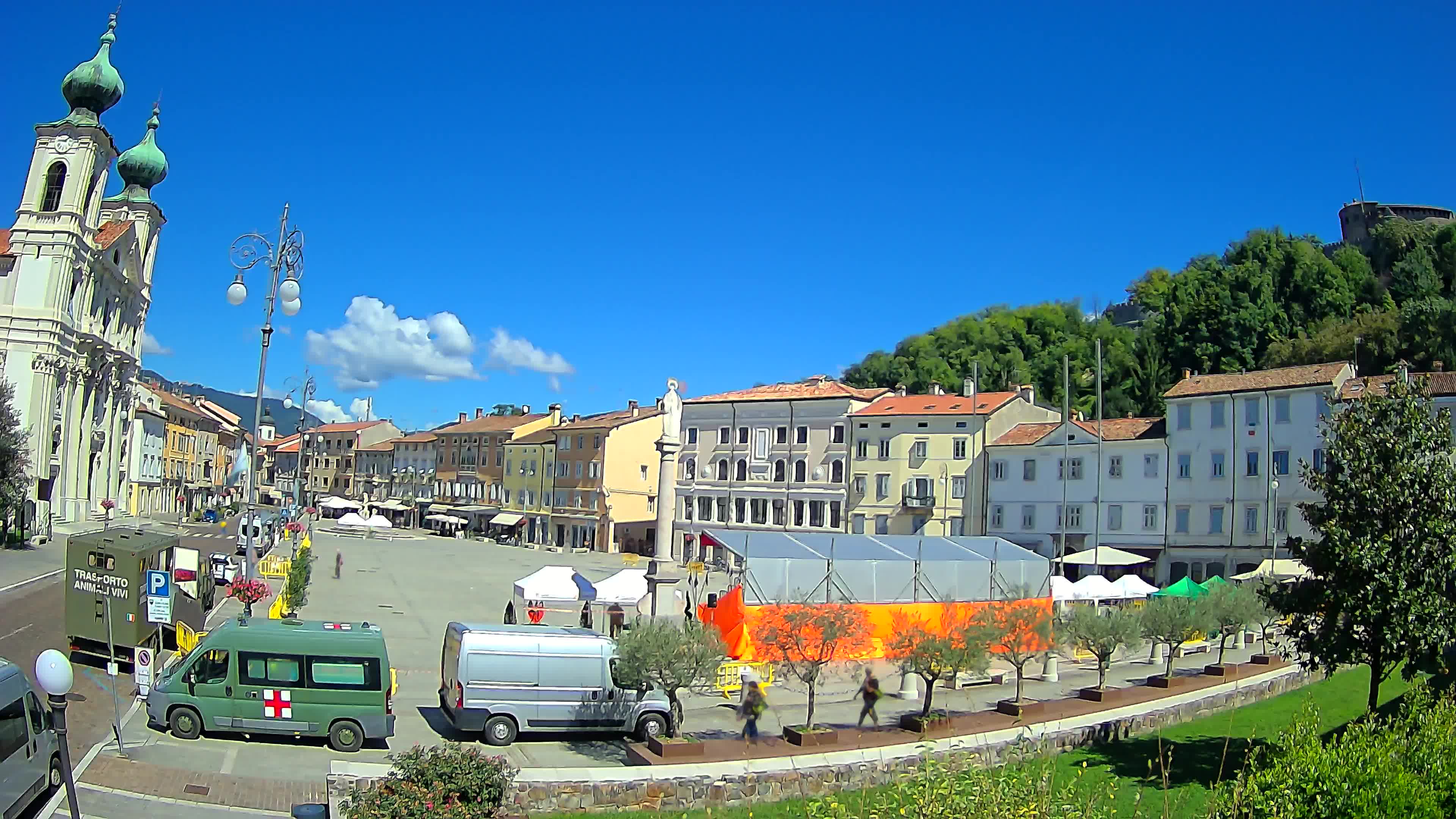 Kamera Gorica Travnik in cerkev sv. Ignacija