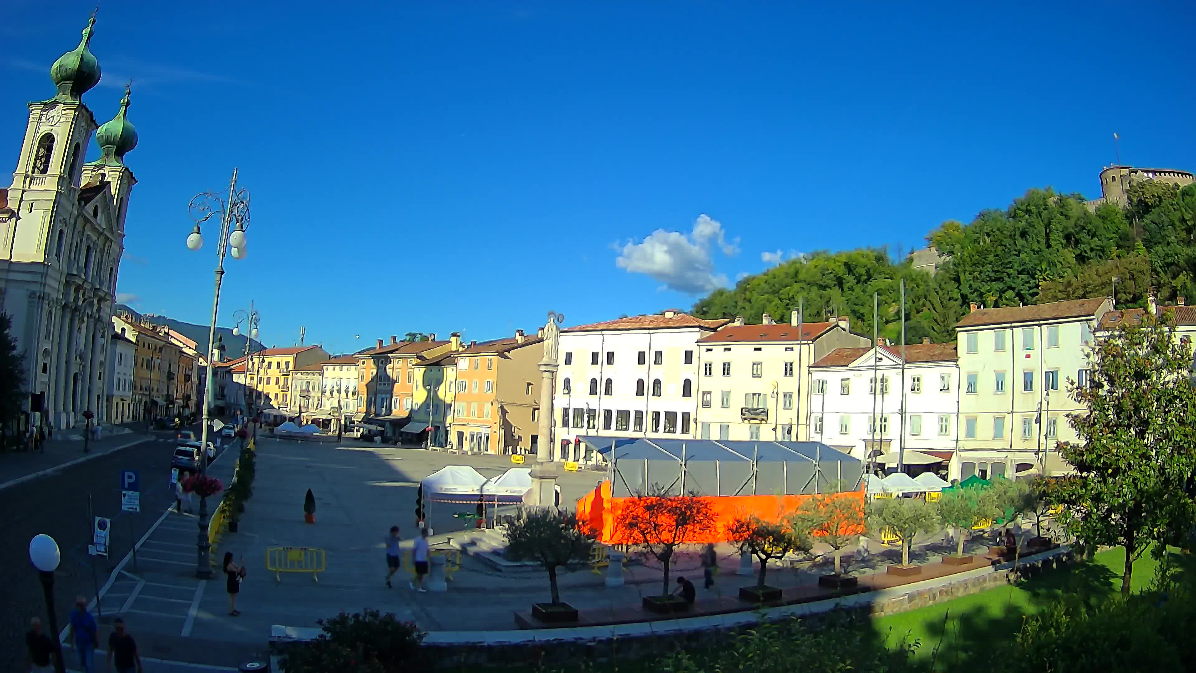 Gorizia Piazza della Vittoria e chiesa di S. Ignazio