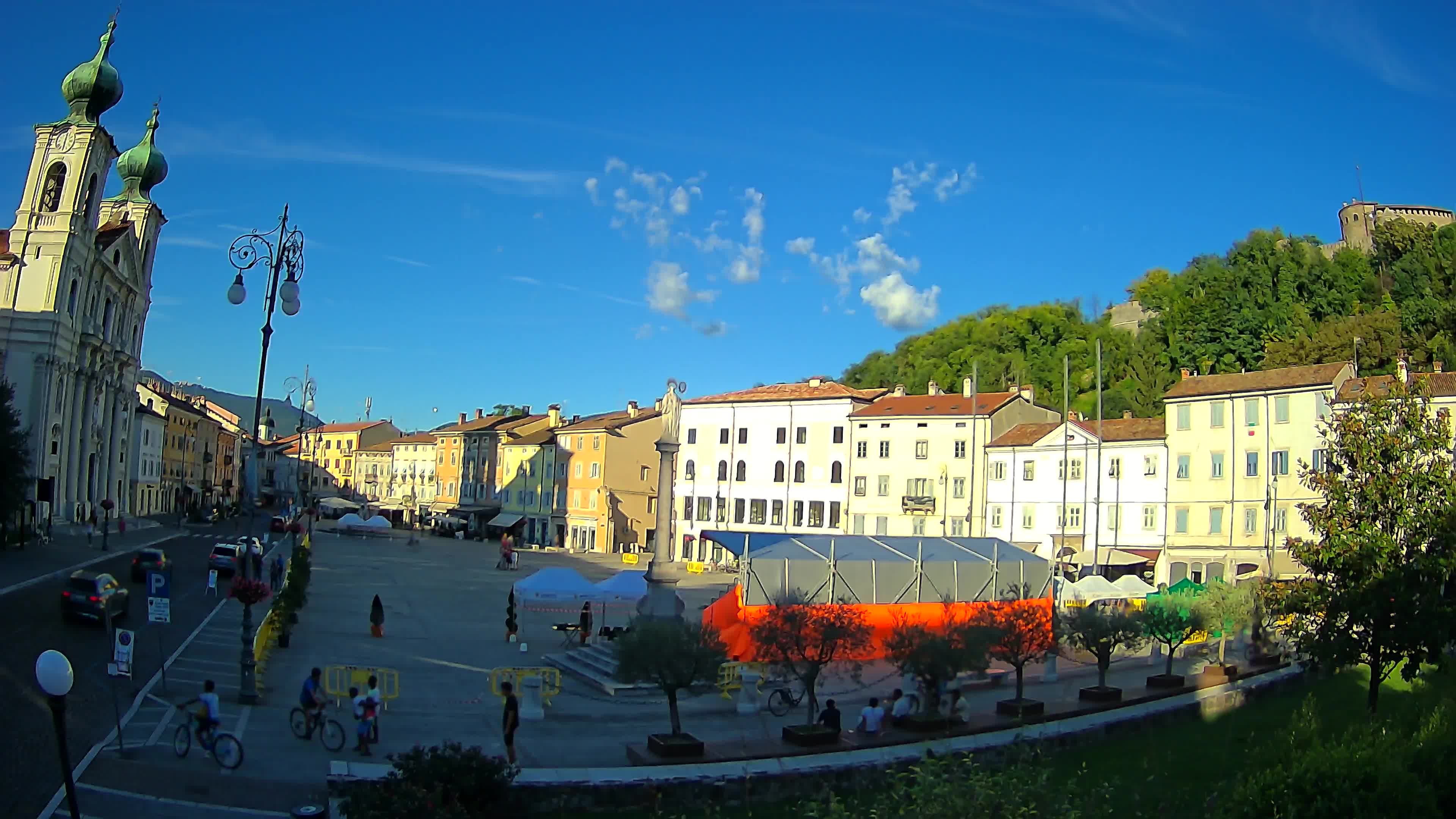 Gorizia Piazza della Vittoria e chiesa di S. Ignazio