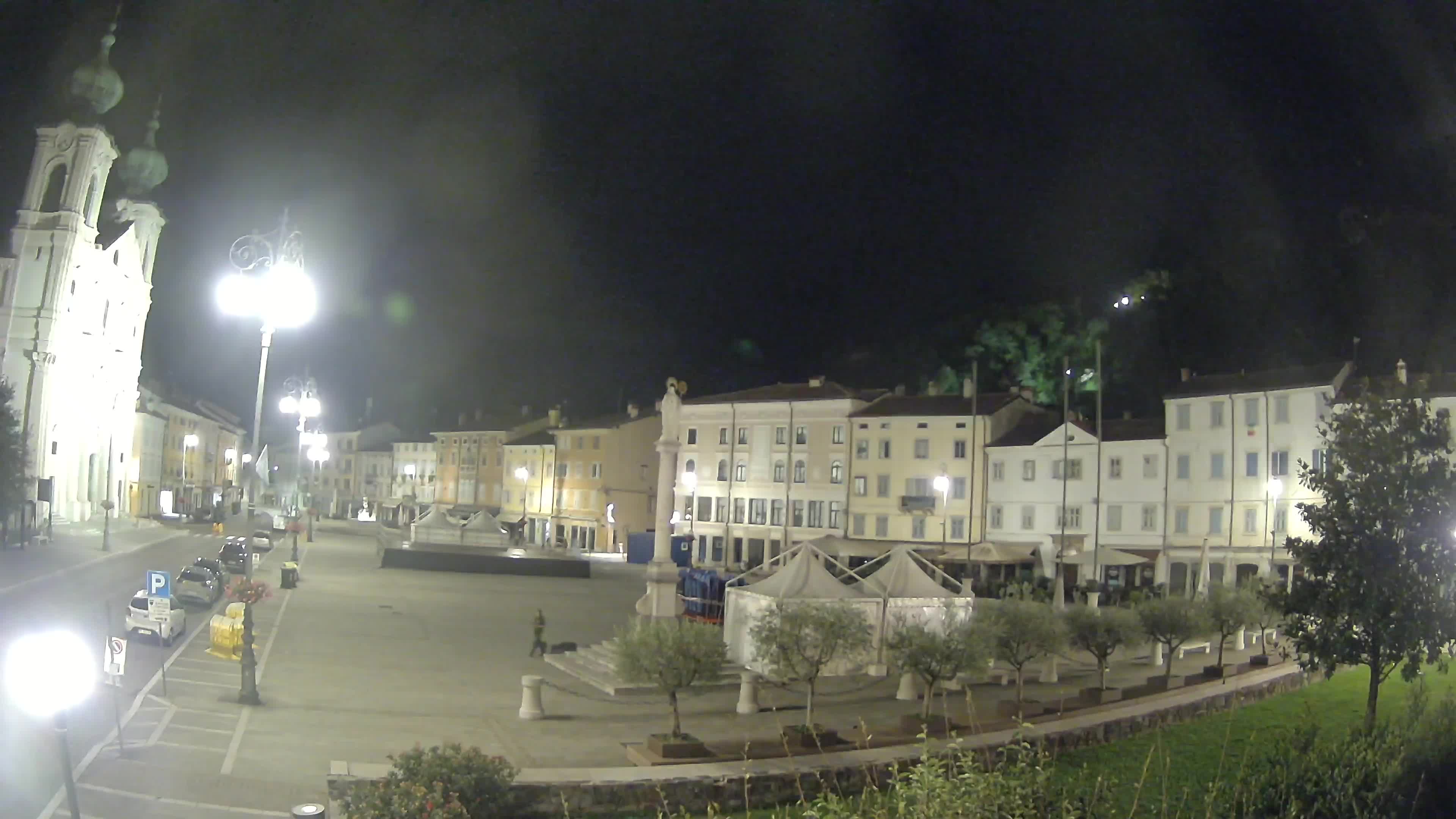 Kamera Gorica Travnik in cerkev sv. Ignacija
