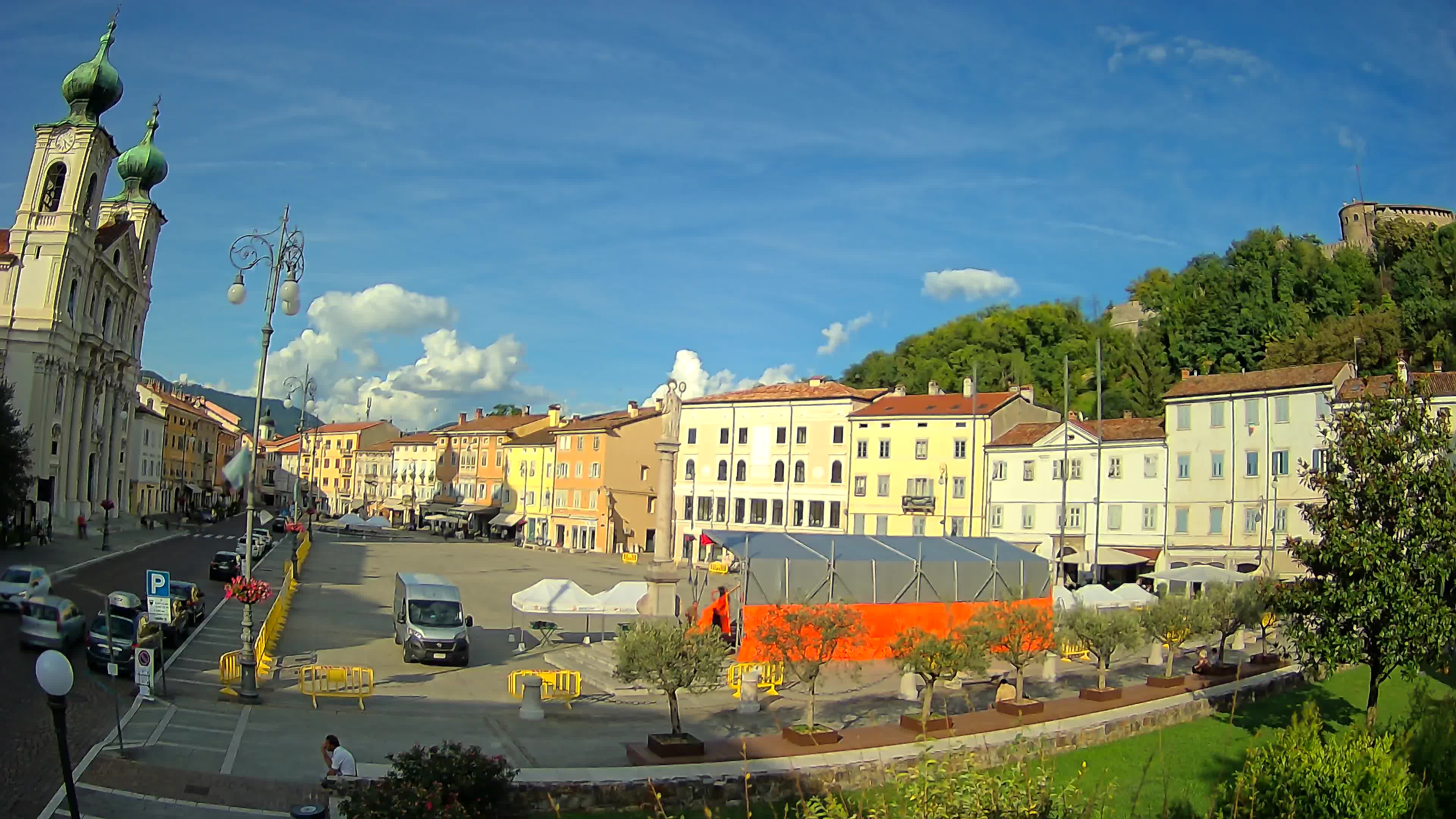 Gorizia Piazza della Vittoria e chiesa di S. Ignazio