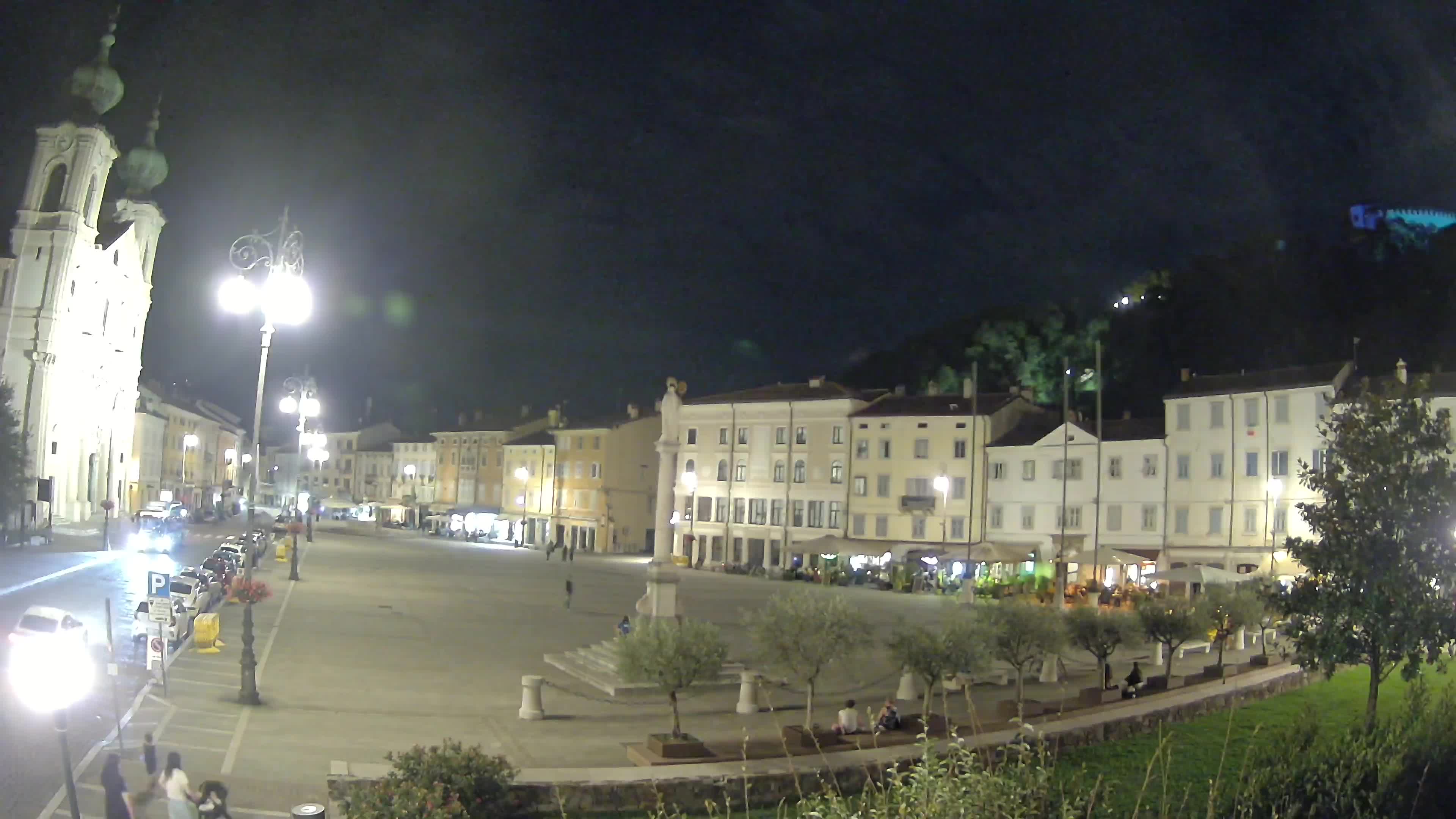 Gorizia Piazza della Vittoria e chiesa di S. Ignazio