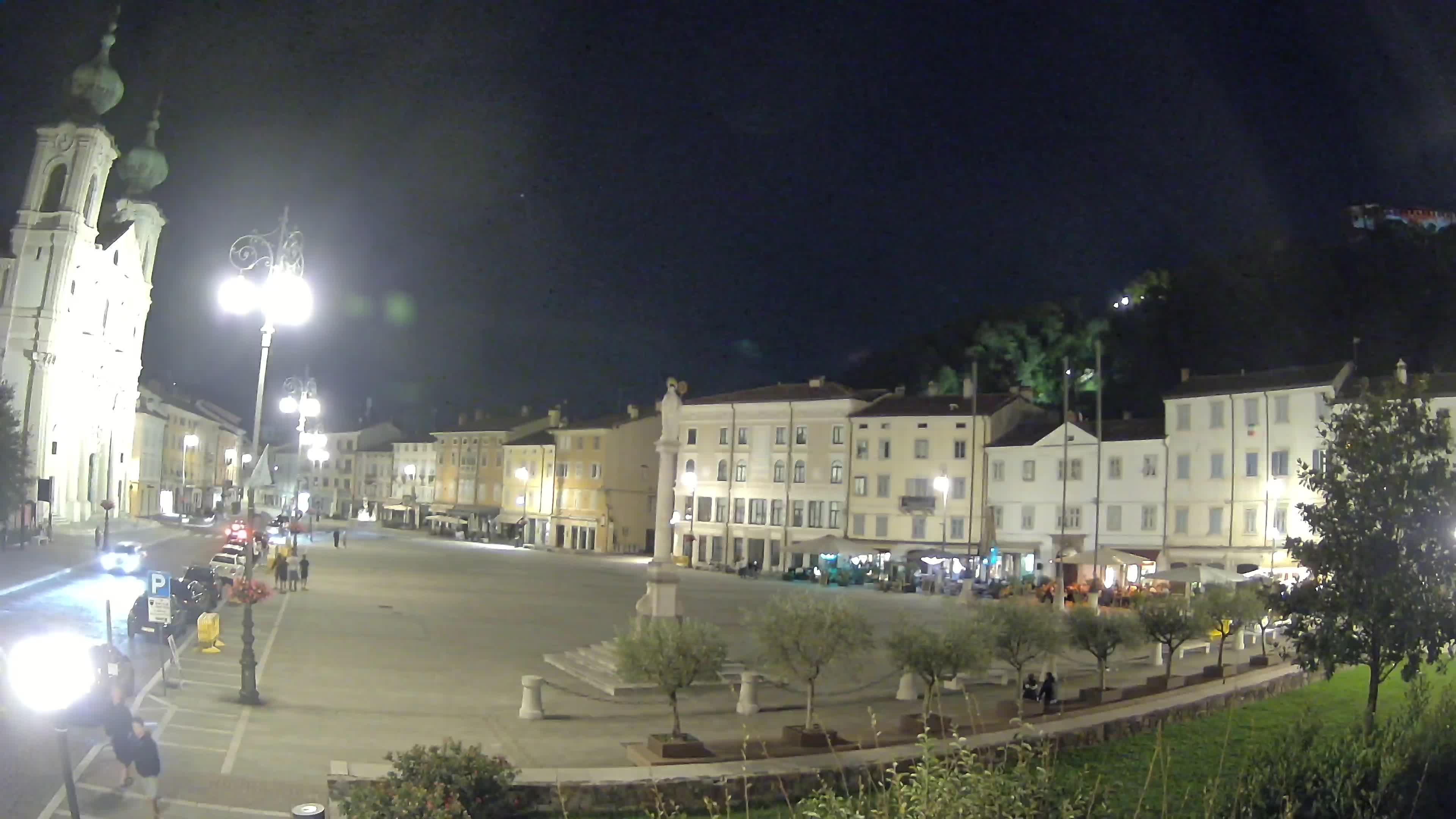 Kamera Gorica Travnik in cerkev sv. Ignacija