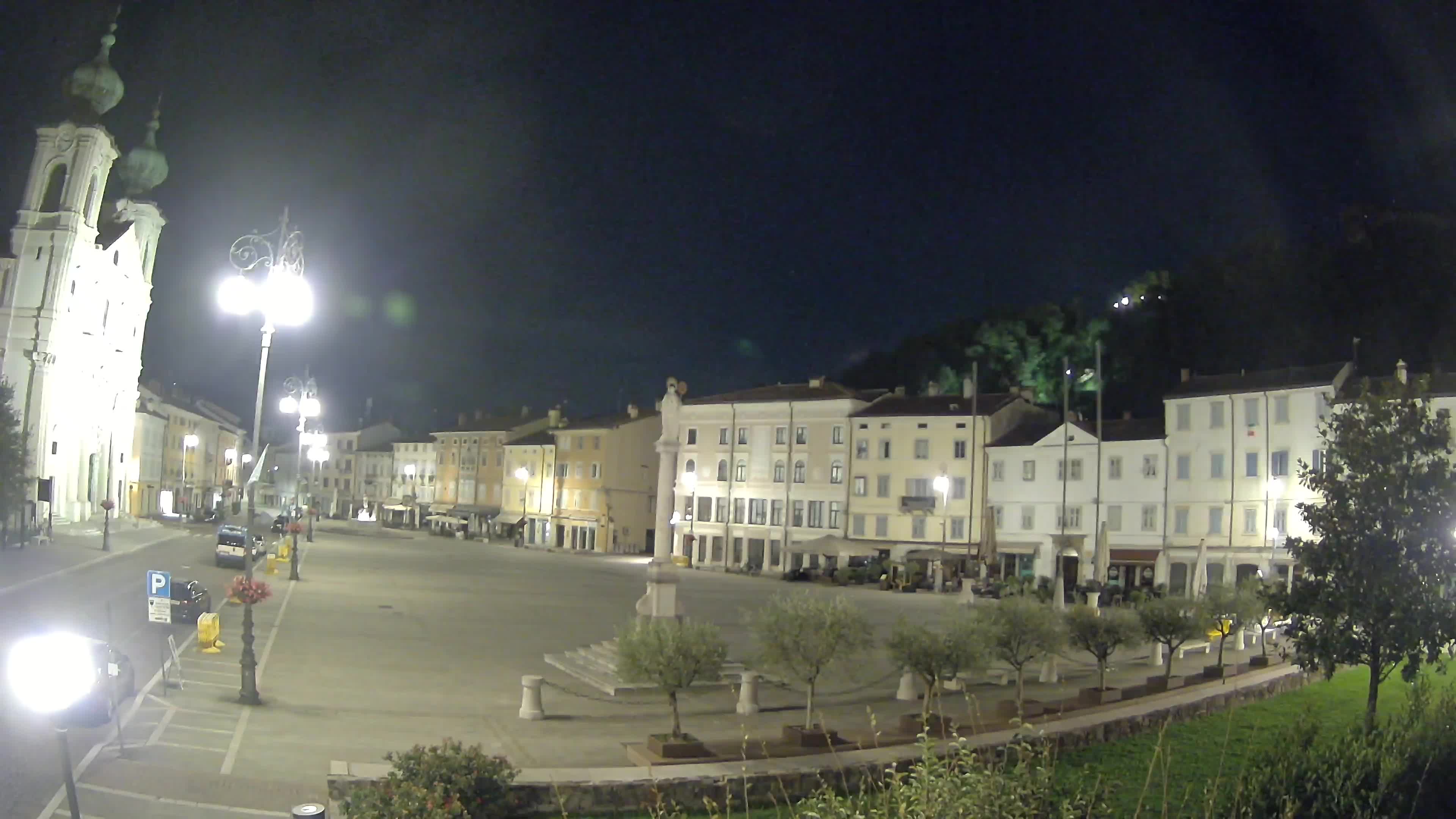 Gorizia – Plaza Vittoria – iglesia de San Pedro. Ignacio