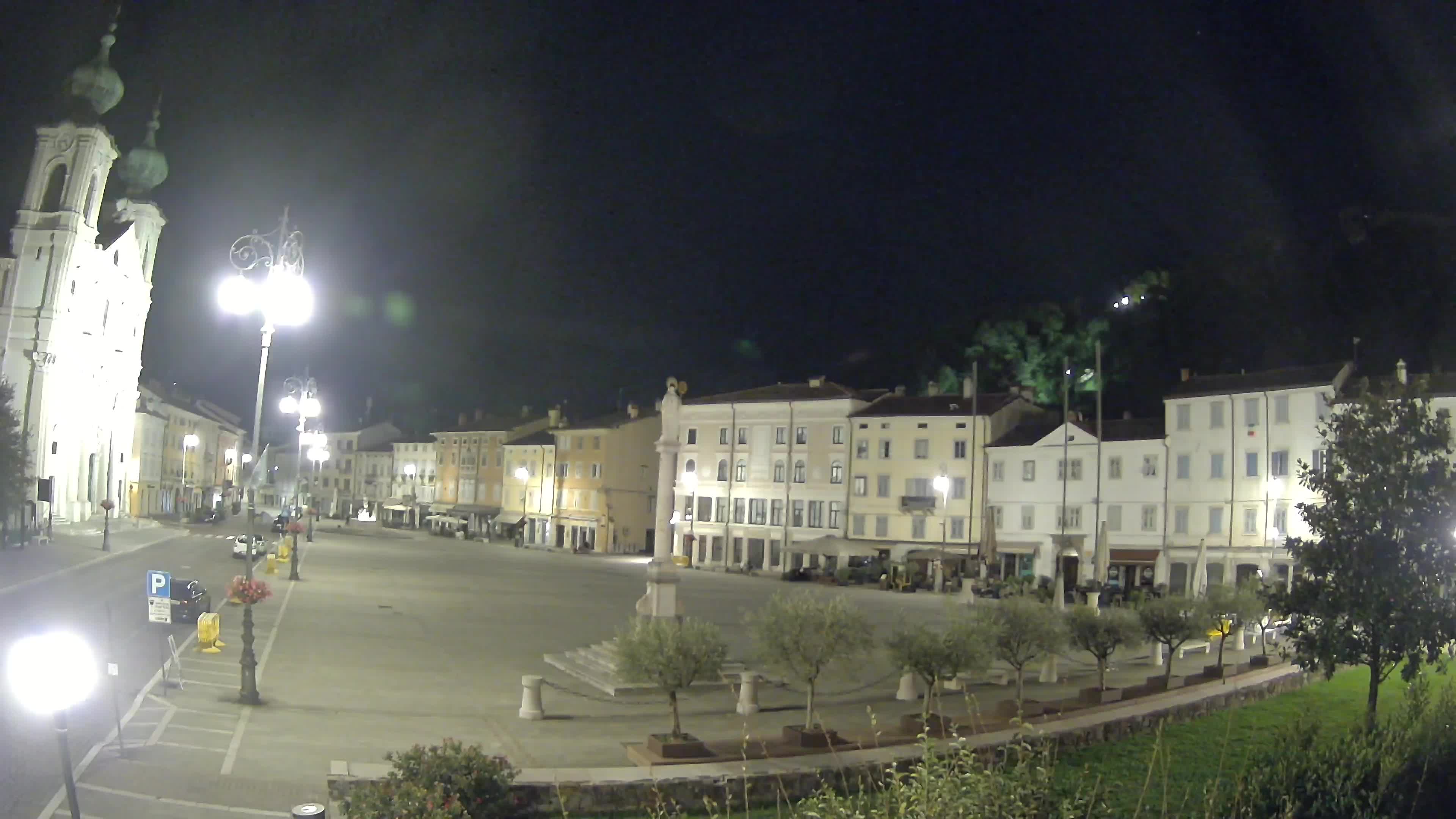 Gorizia – Plaza Vittoria – iglesia de San Pedro. Ignacio