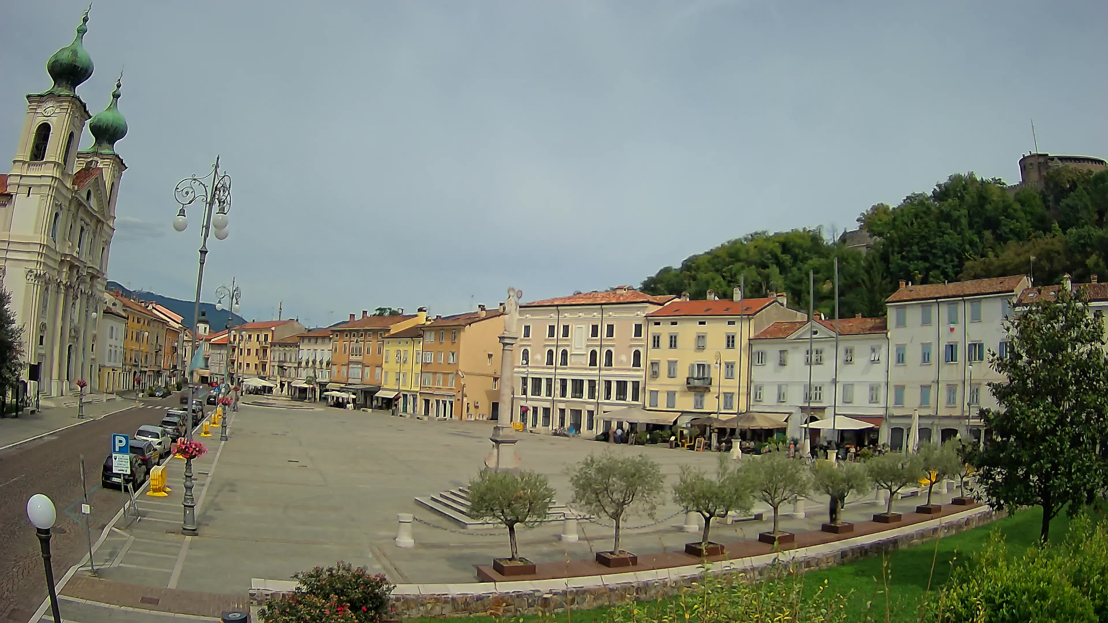 Gorizia – Plaza Vittoria – iglesia de San Pedro. Ignacio