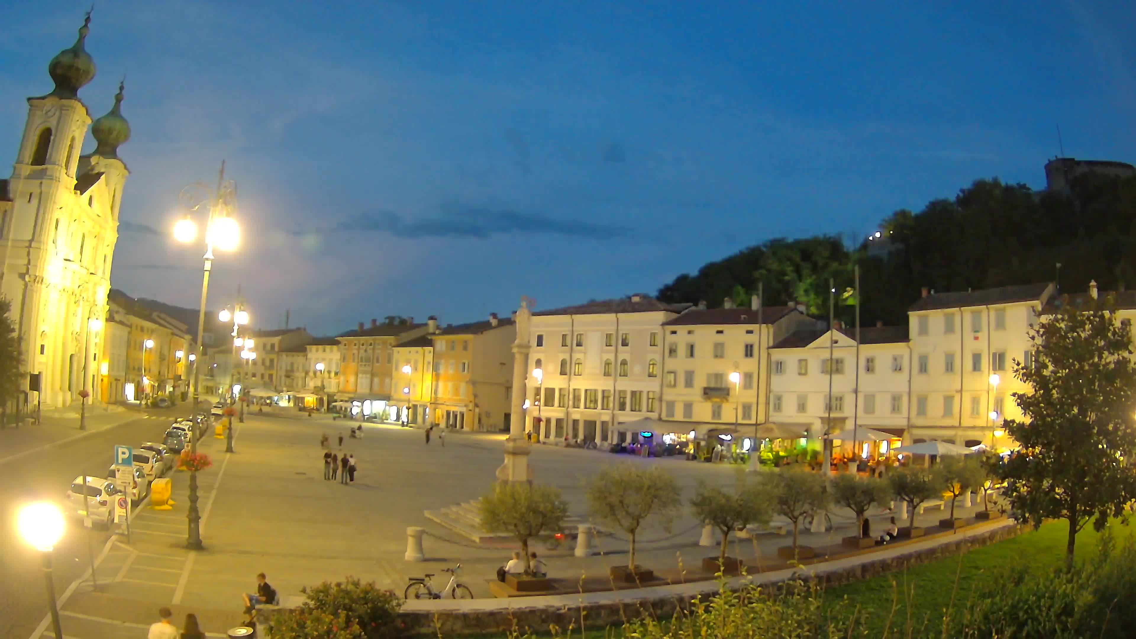Kamera Gorica Travnik in cerkev sv. Ignacija