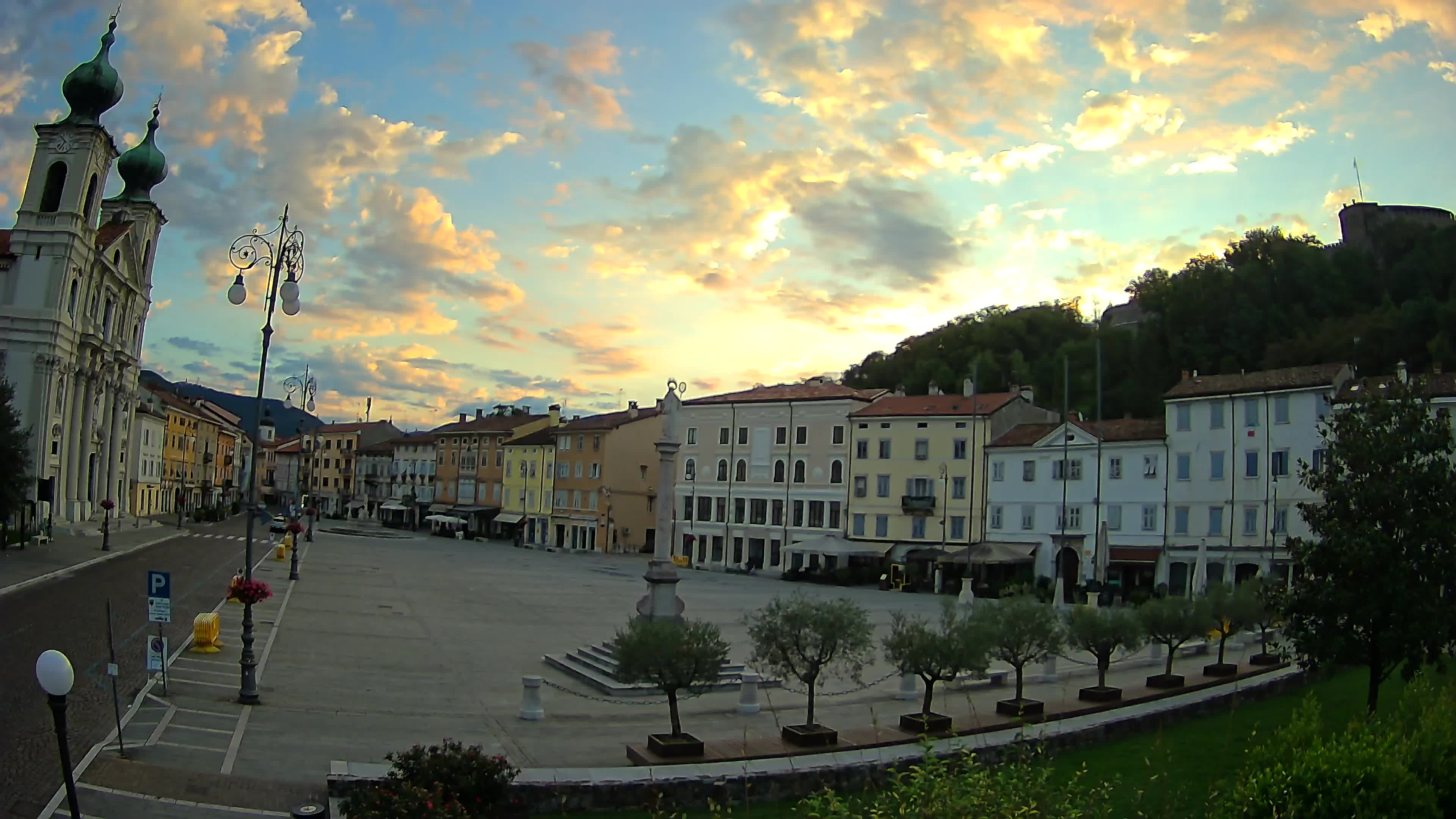 Gorizia – Plaza Vittoria – iglesia de San Pedro. Ignacio