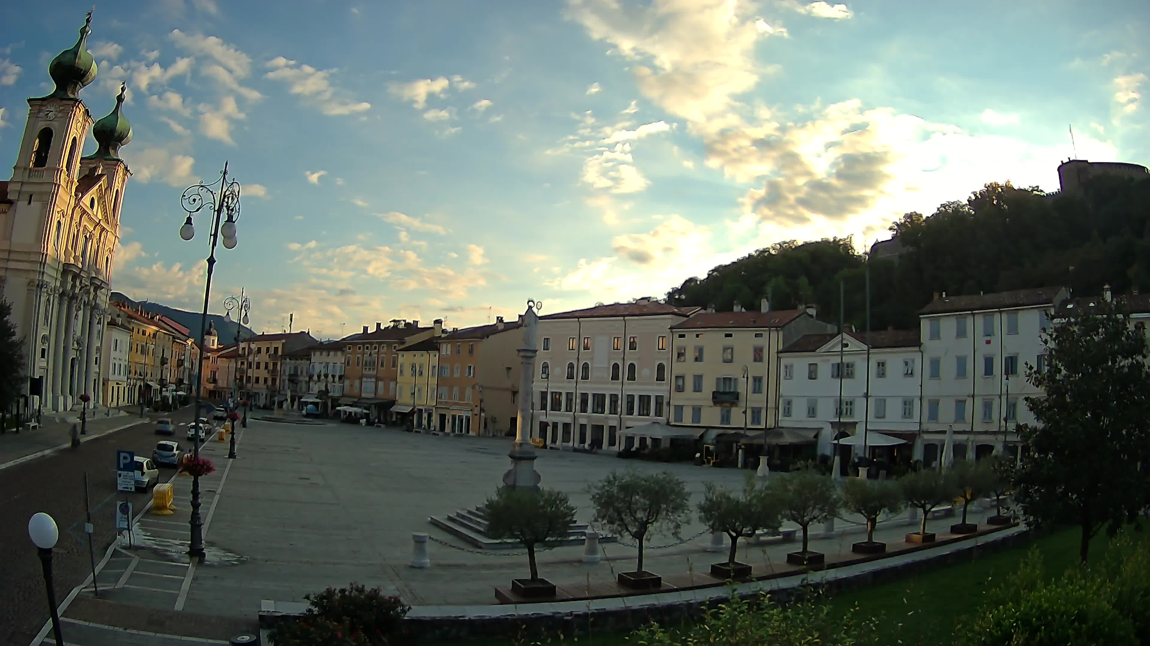 Gorizia – Plaza Vittoria – iglesia de San Pedro. Ignacio