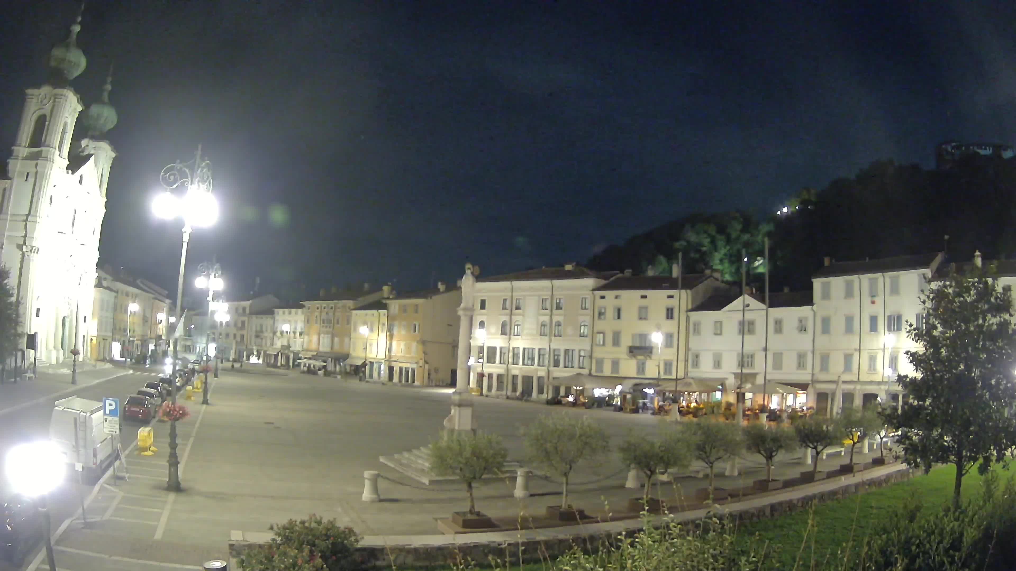 Gorizia – Plaza Vittoria – iglesia de San Pedro. Ignacio