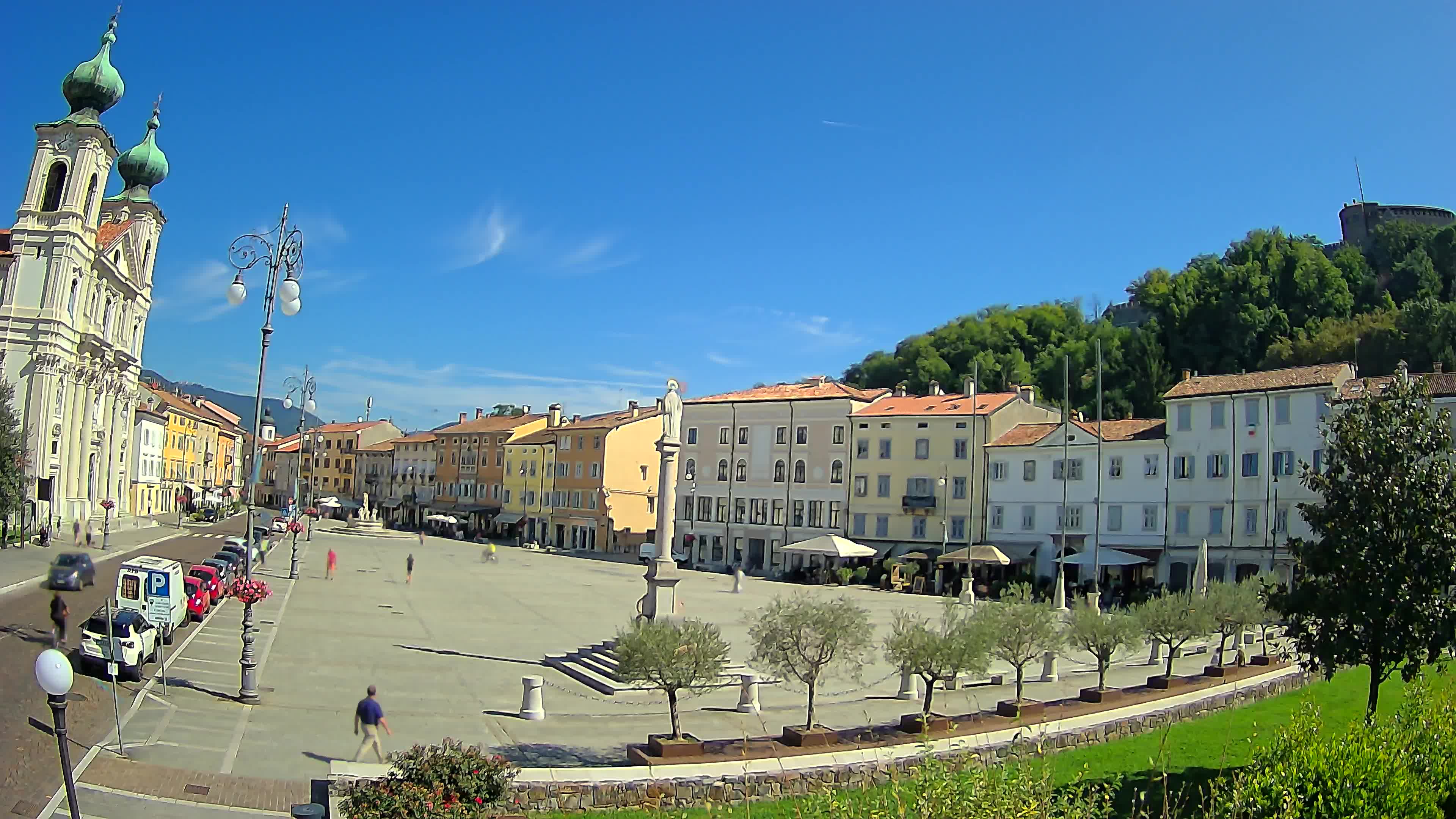 Gorizia Piazza della Vittoria e chiesa di S. Ignazio