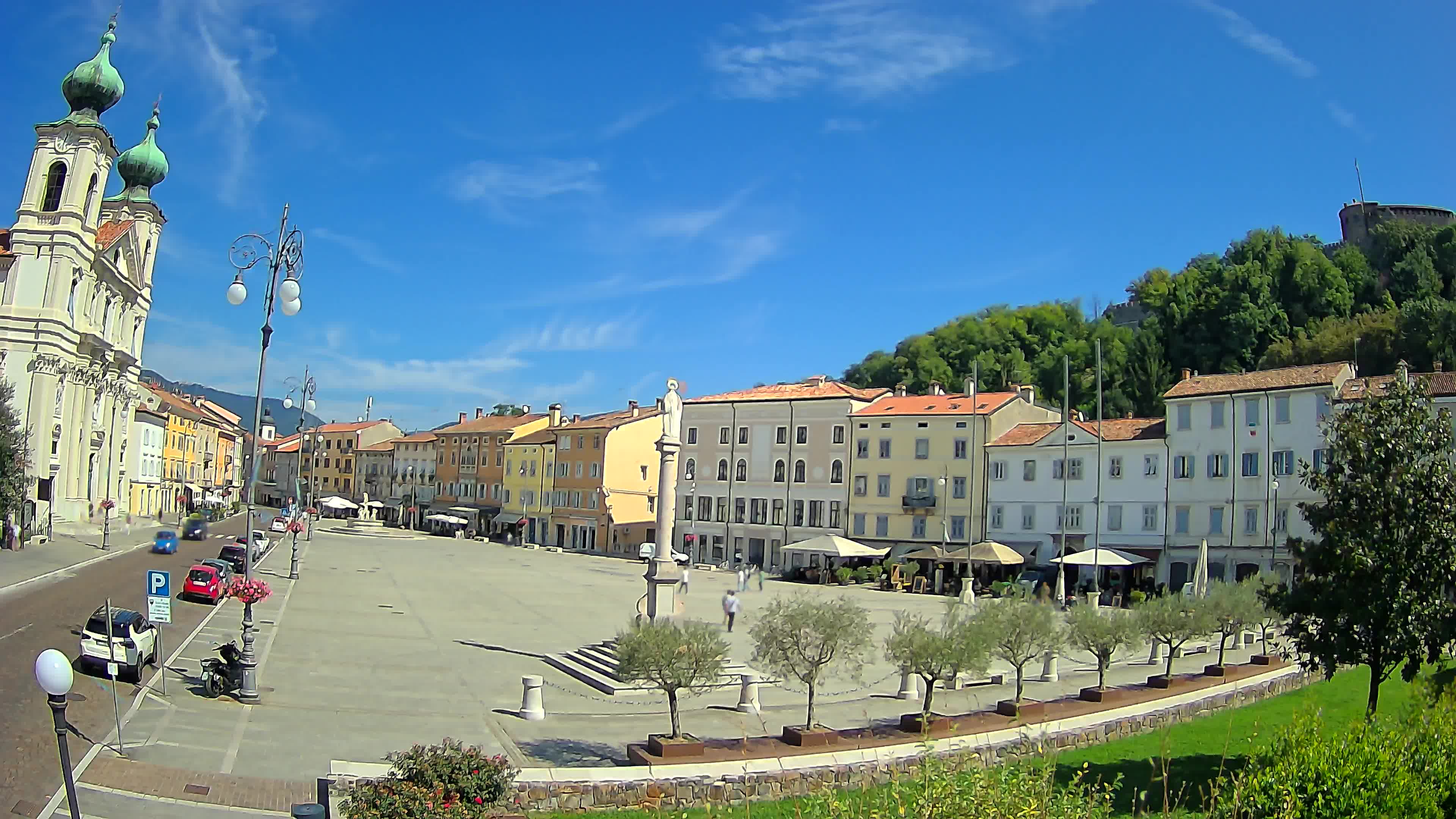Gorizia – Plaza Vittoria – iglesia de San Pedro. Ignacio