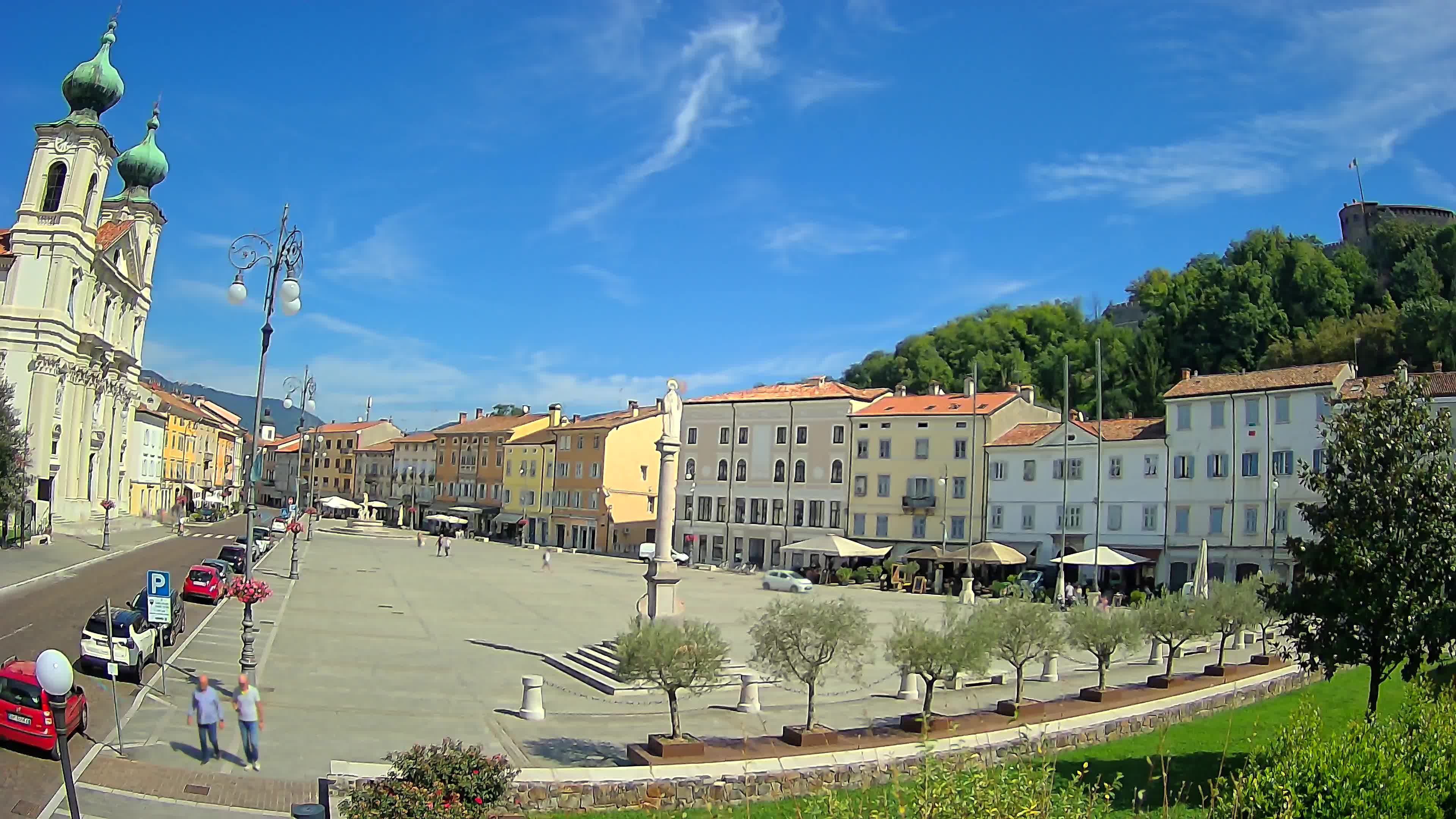 Gorizia Piazza della Vittoria e chiesa di S. Ignazio