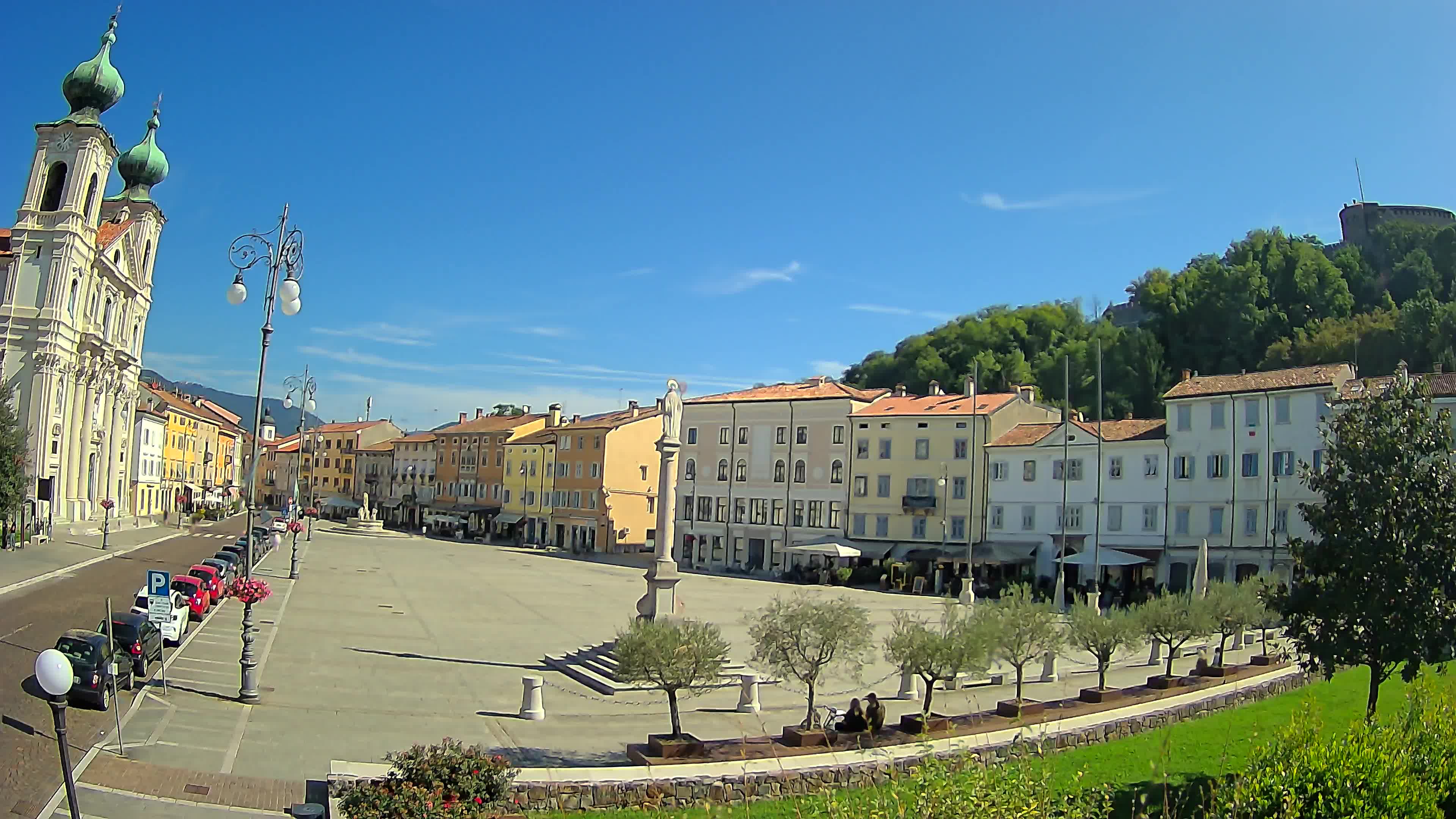 Gorizia Piazza della Vittoria e chiesa di S. Ignazio