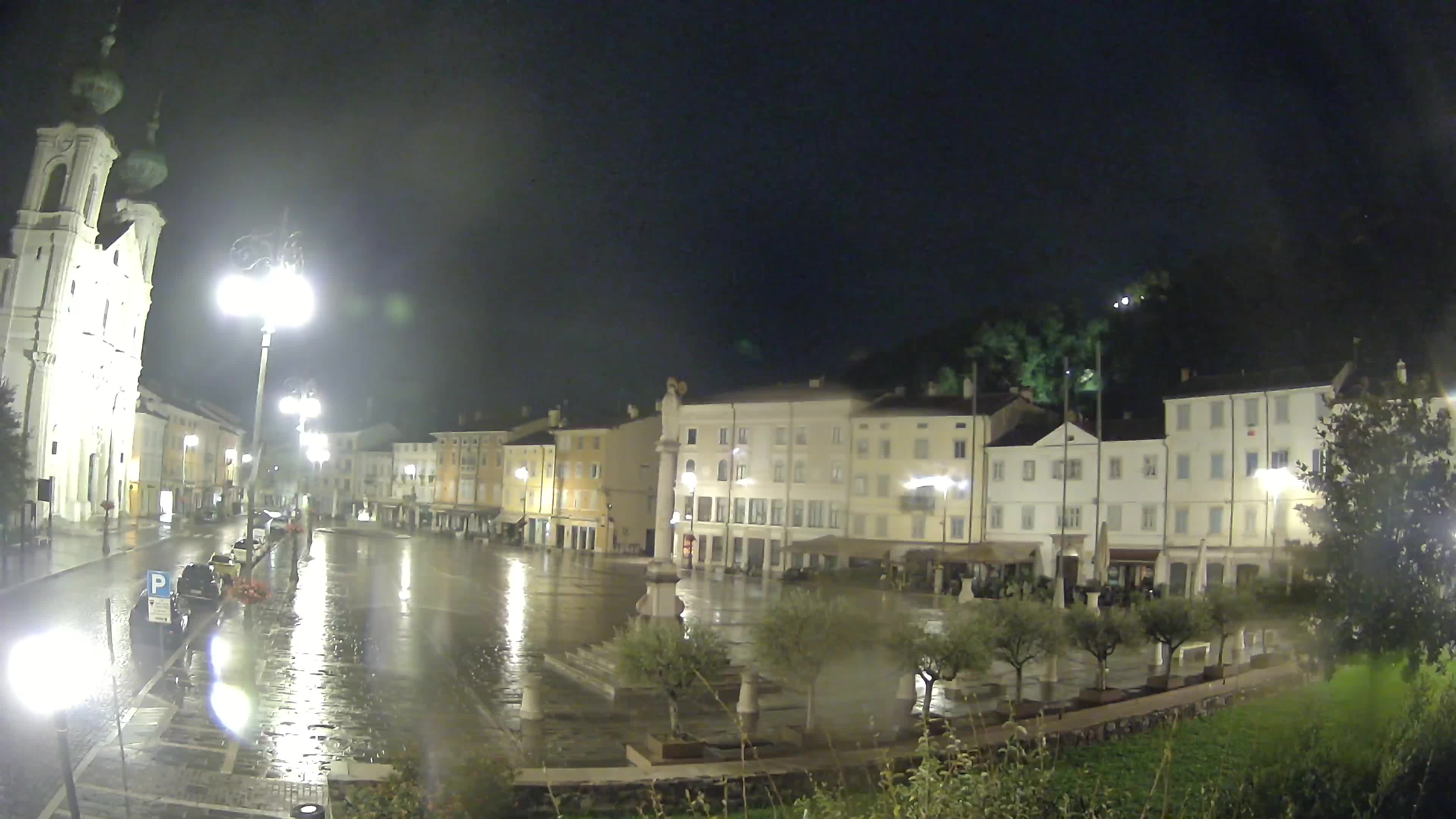 Gorizia Piazza della Vittoria e chiesa di S. Ignazio