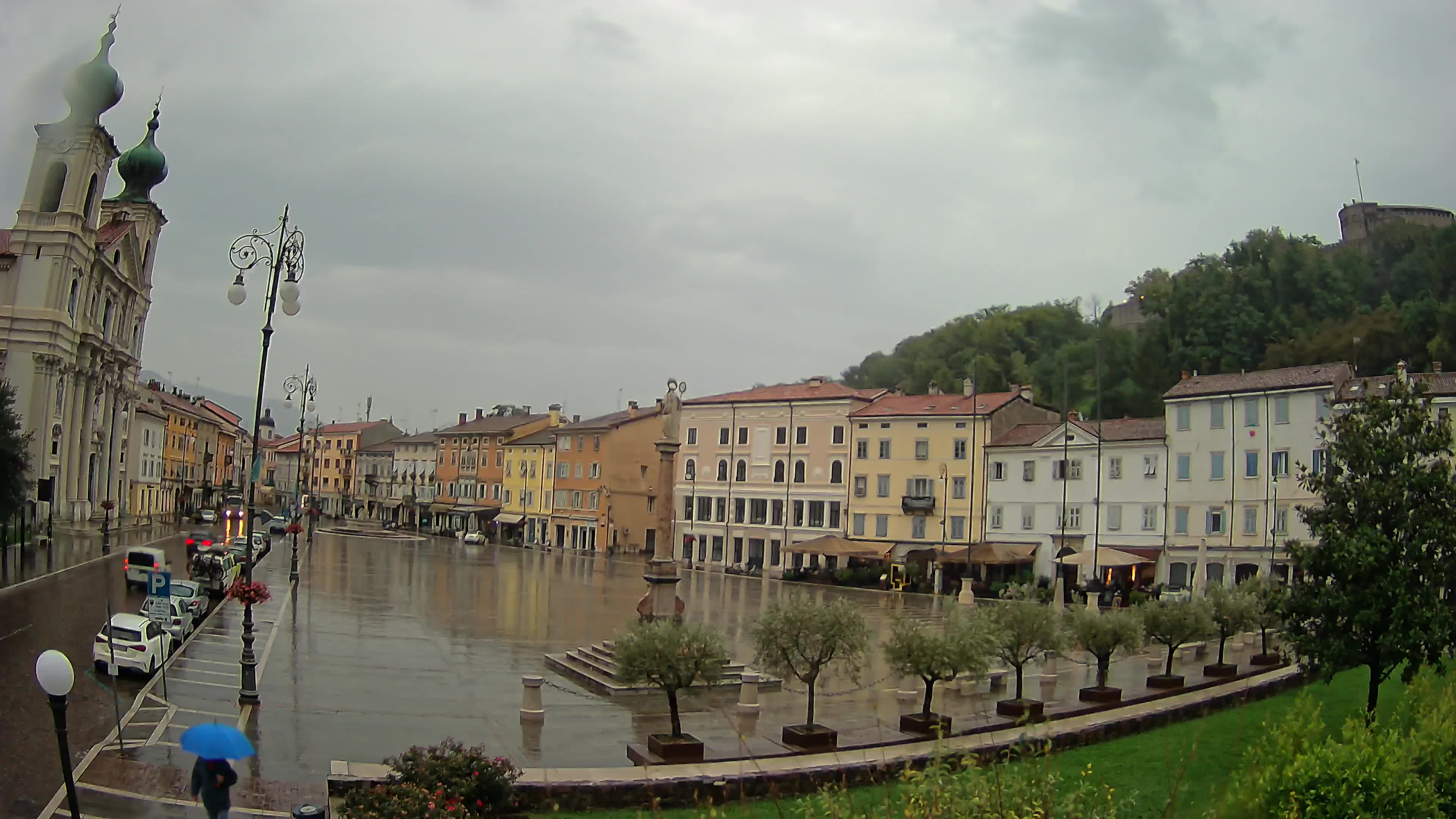 Gorizia – Plaza Vittoria – iglesia de San Pedro. Ignacio