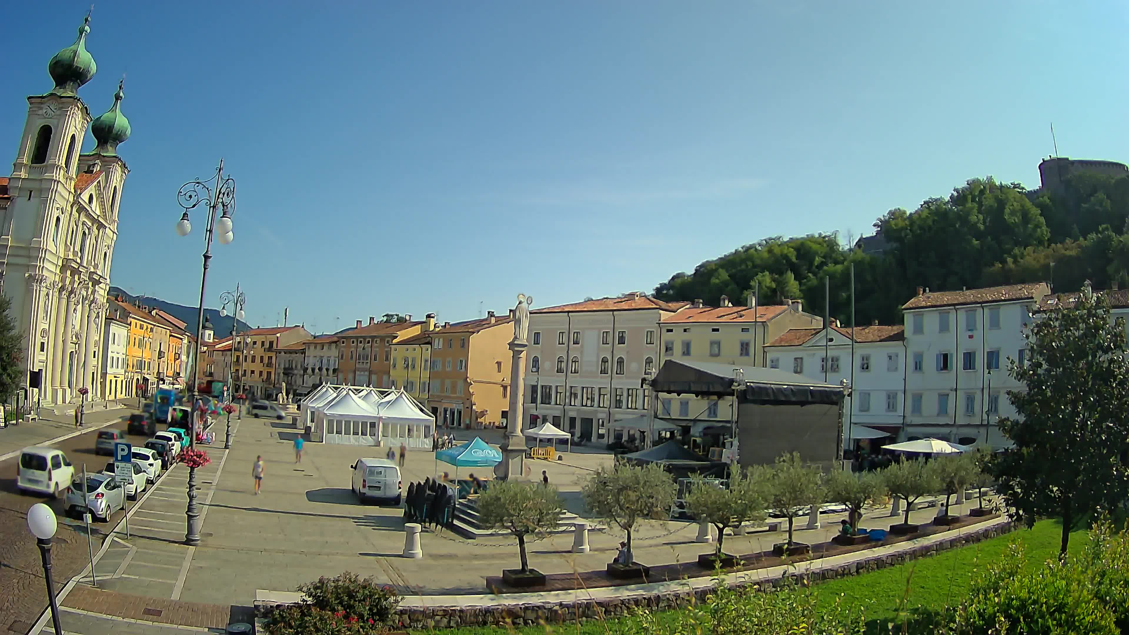 Gorizia Piazza della Vittoria e chiesa di S. Ignazio