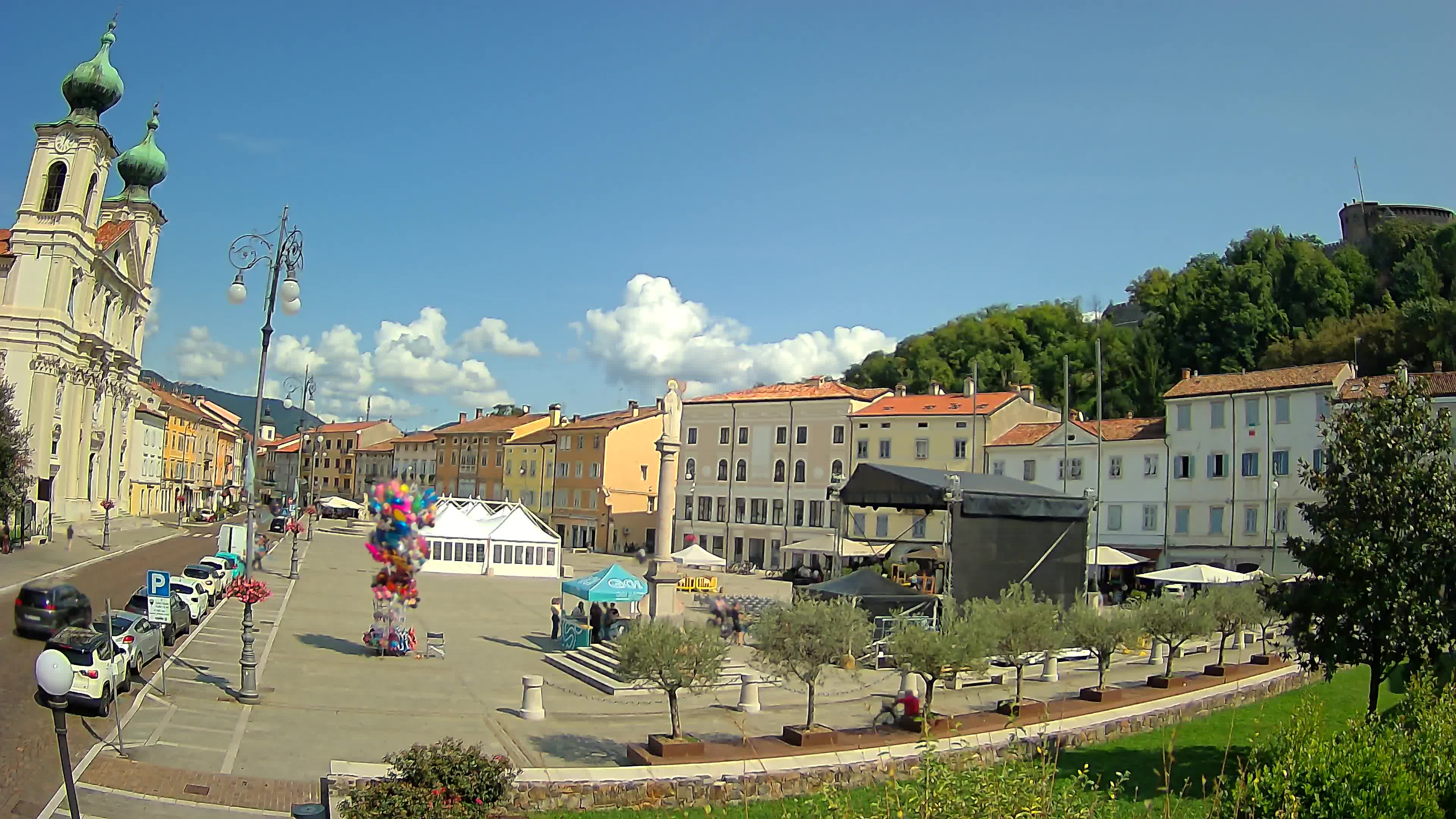 Gorizia Piazza della Vittoria e chiesa di S. Ignazio