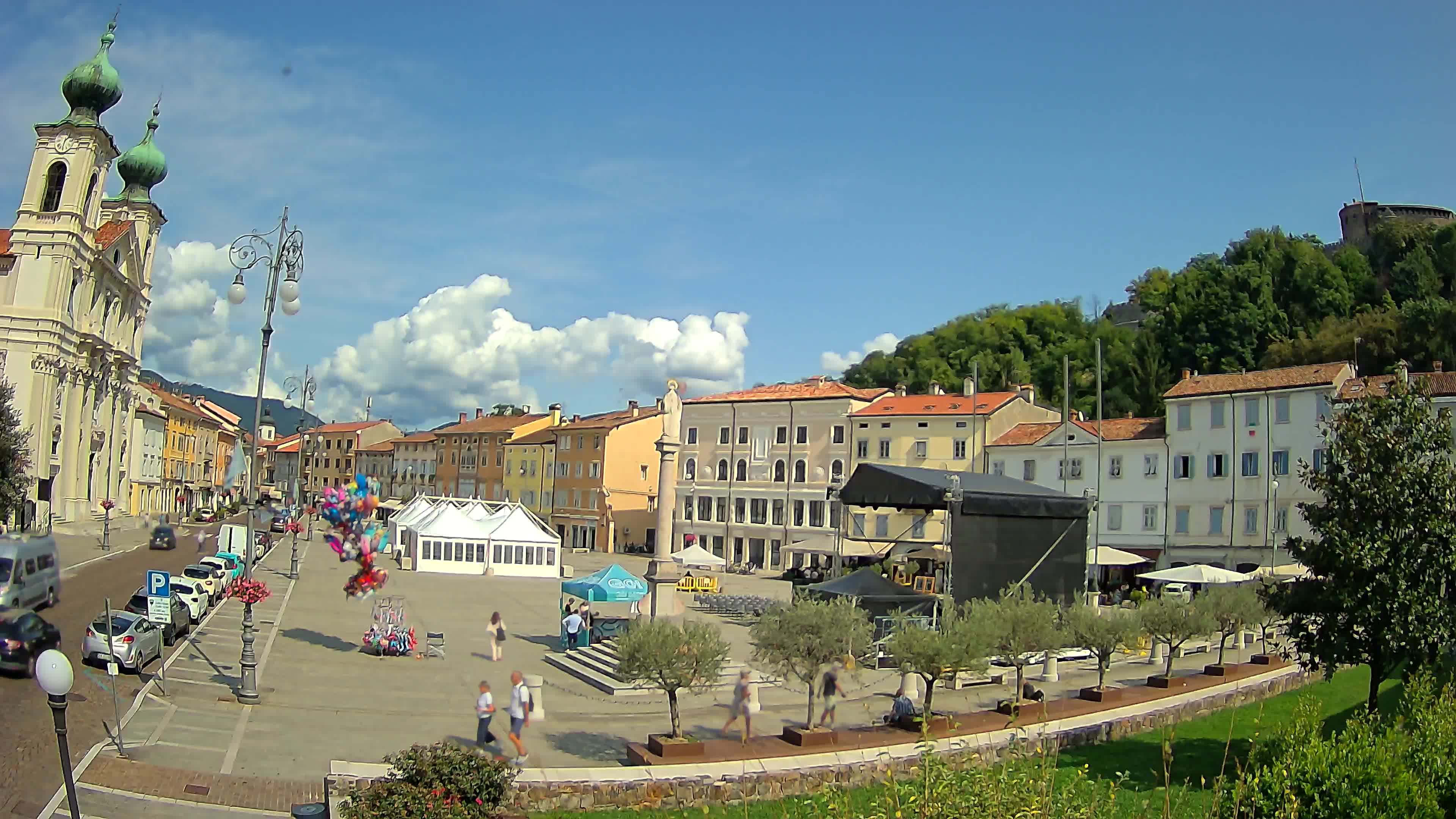 Gorizia Piazza della Vittoria e chiesa di S. Ignazio