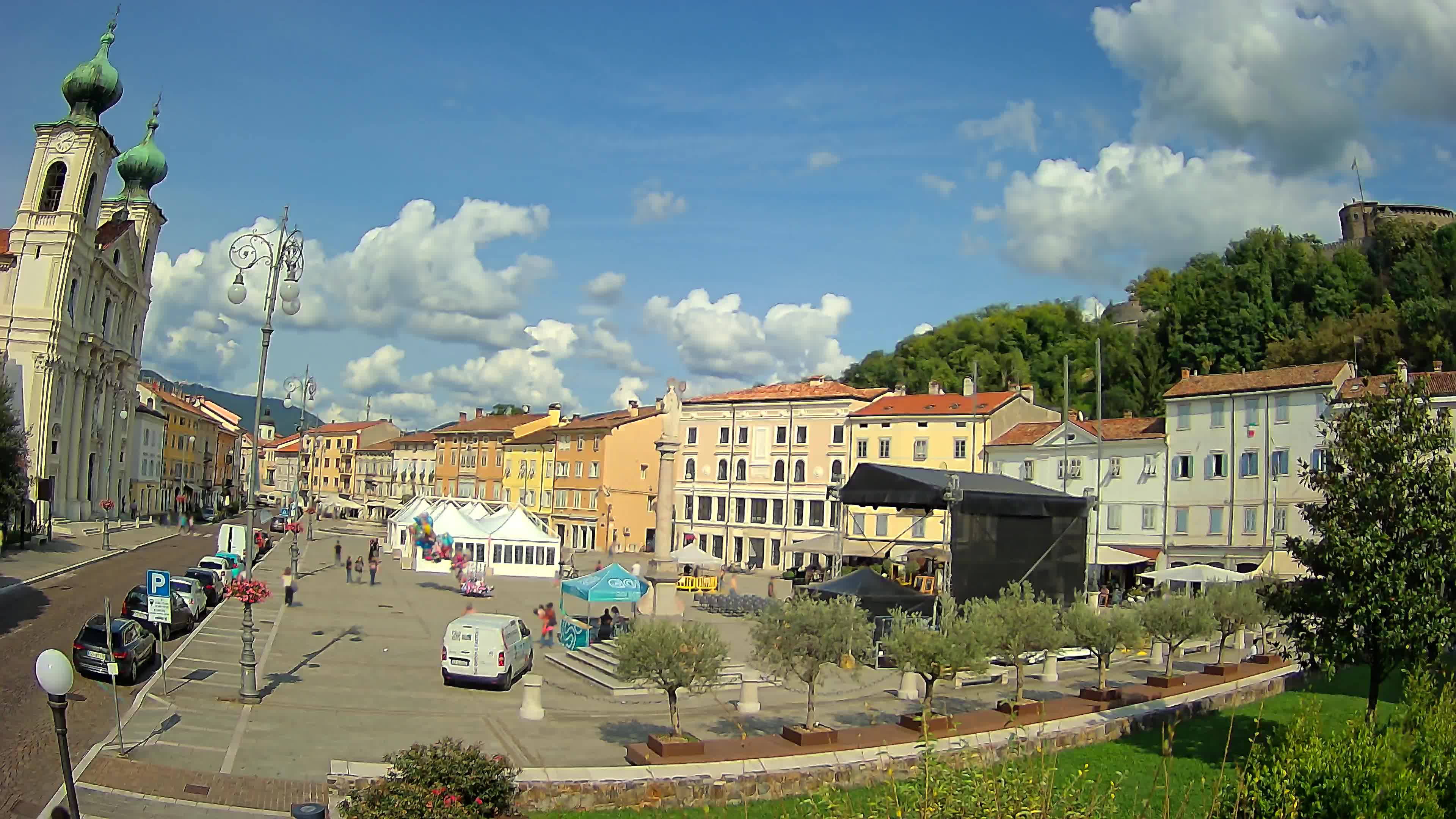 Gorizia Piazza della Vittoria e chiesa di S. Ignazio