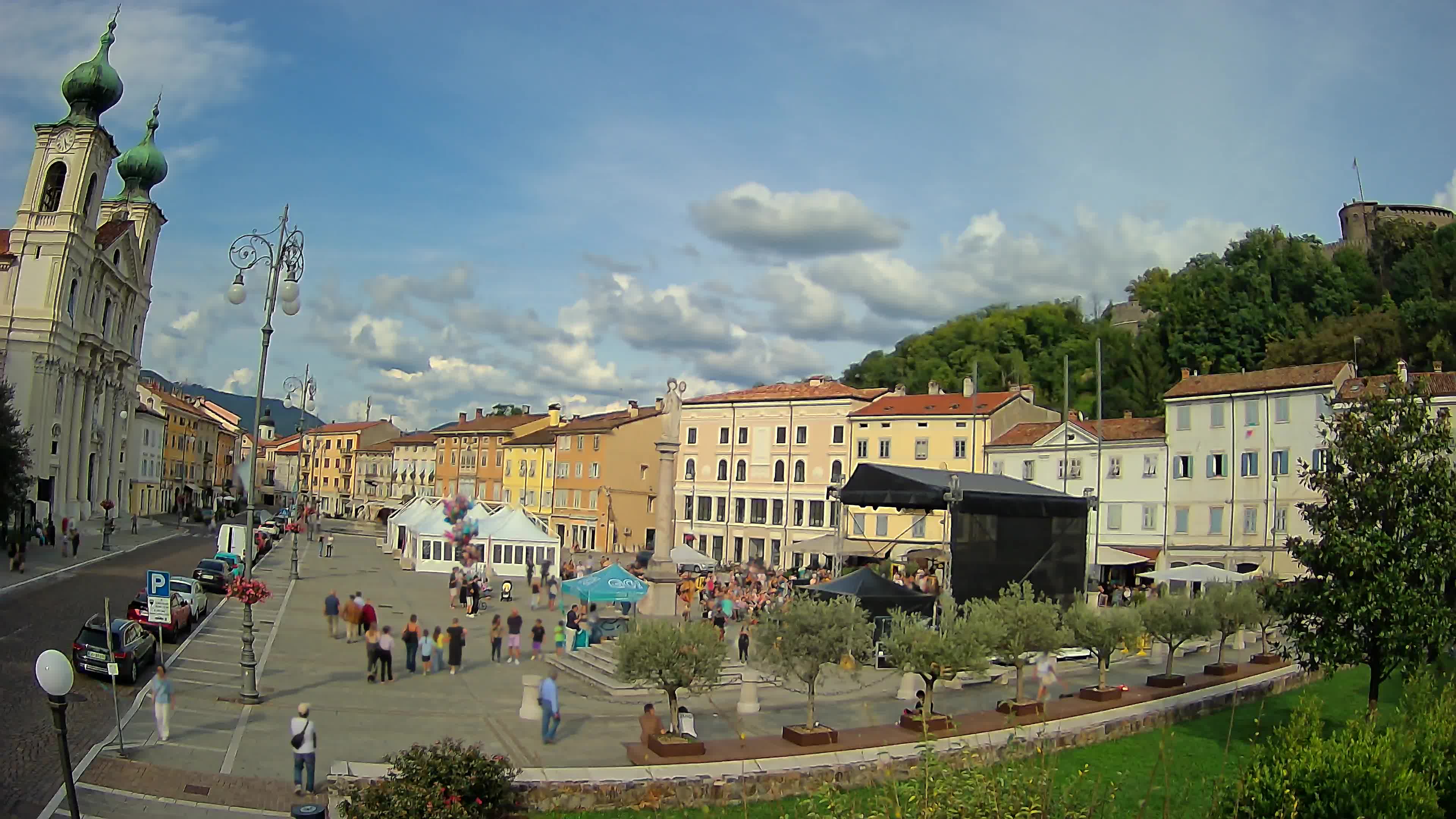 Gorizia Piazza della Vittoria e chiesa di S. Ignazio