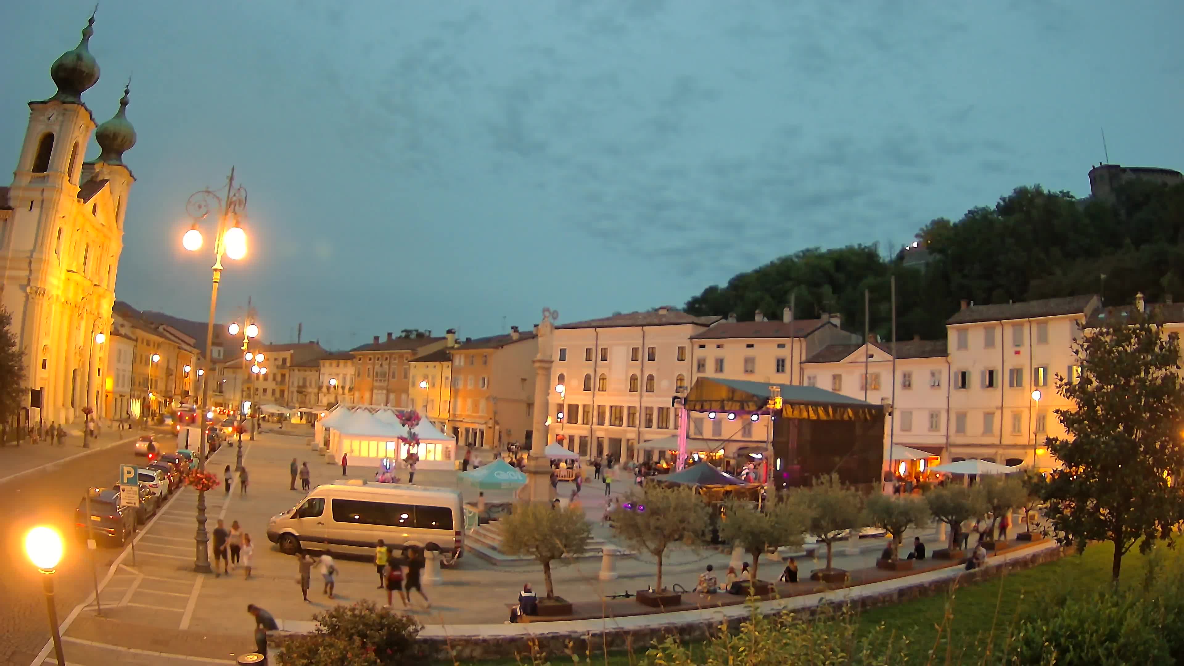 Gorizia – Plaza Vittoria – iglesia de San Pedro. Ignacio
