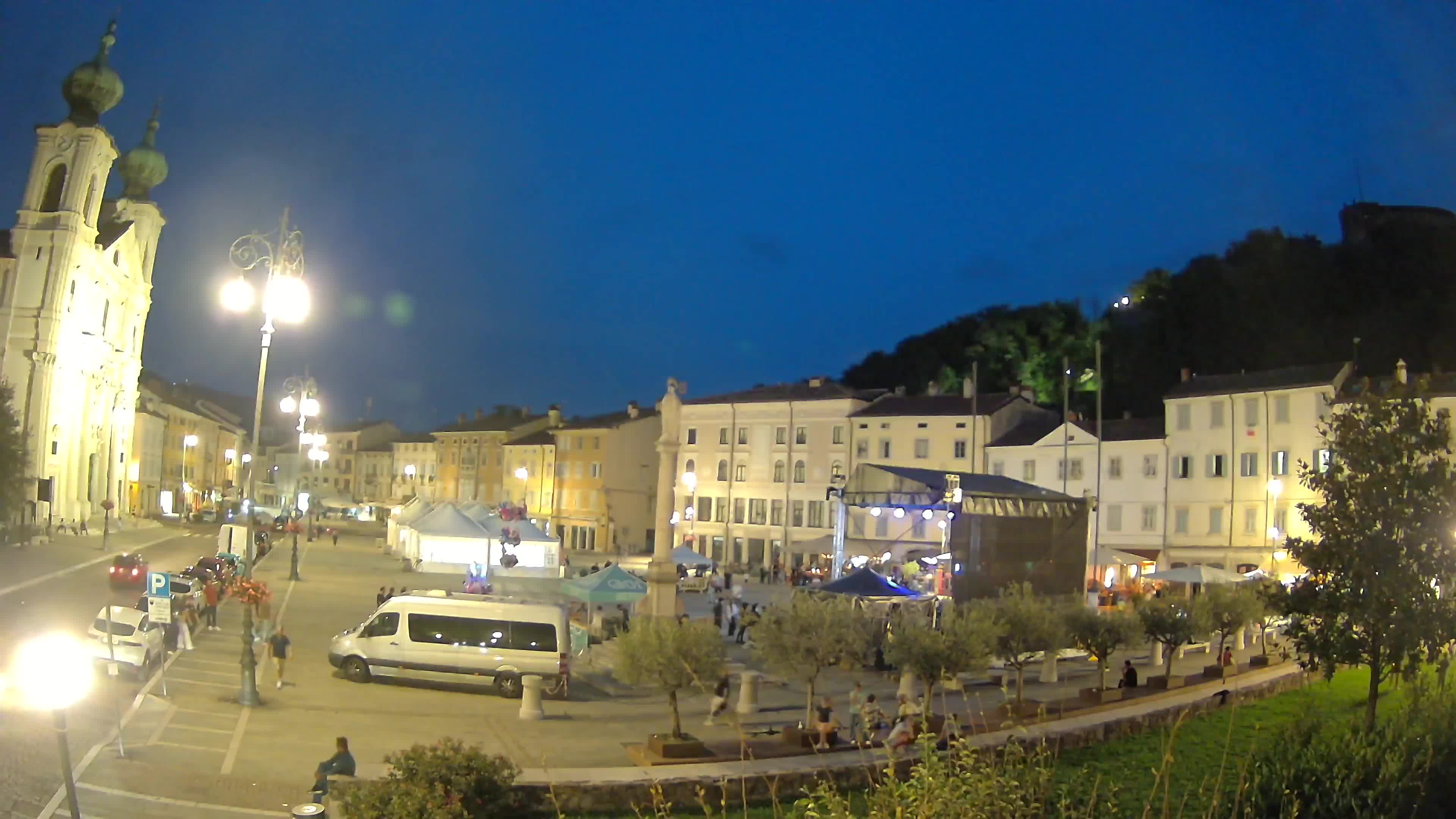 Kamera Gorica Travnik in cerkev sv. Ignacija