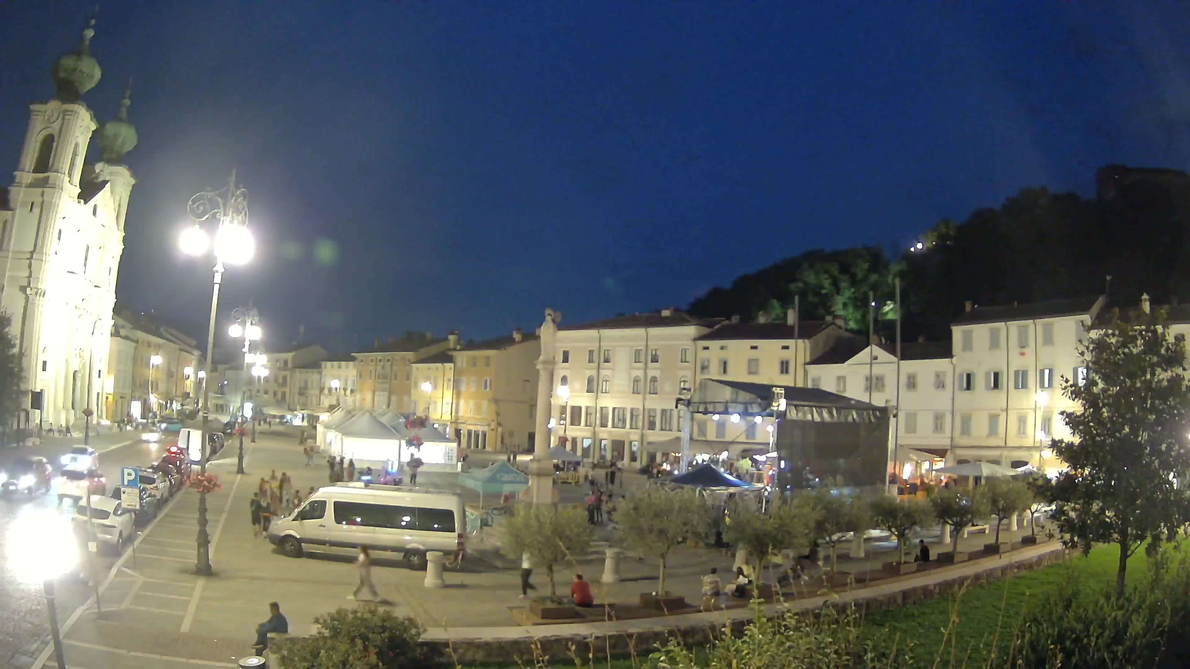 Gorizia – Plaza Vittoria – iglesia de San Pedro. Ignacio