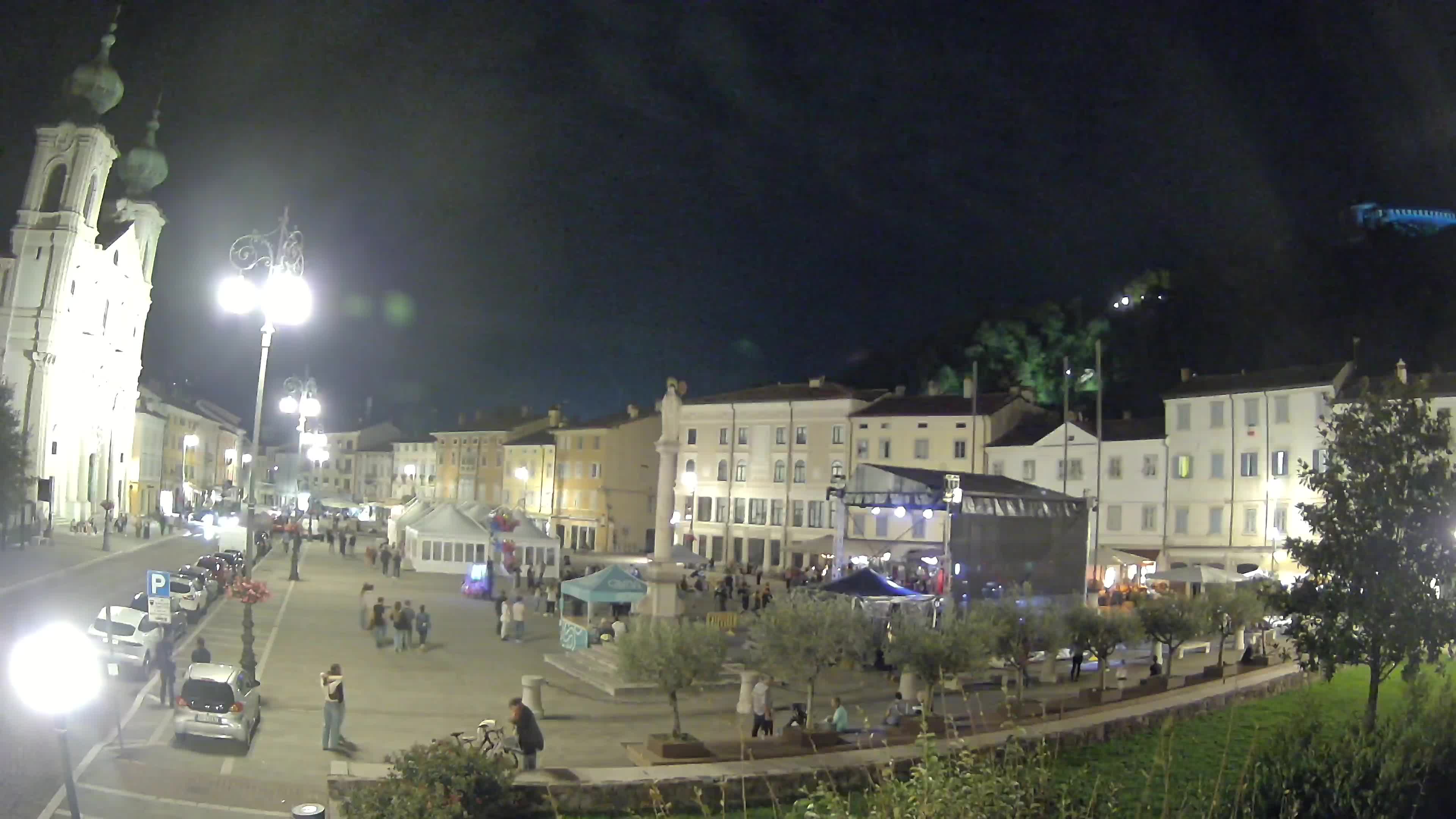 Kamera Gorica Travnik in cerkev sv. Ignacija