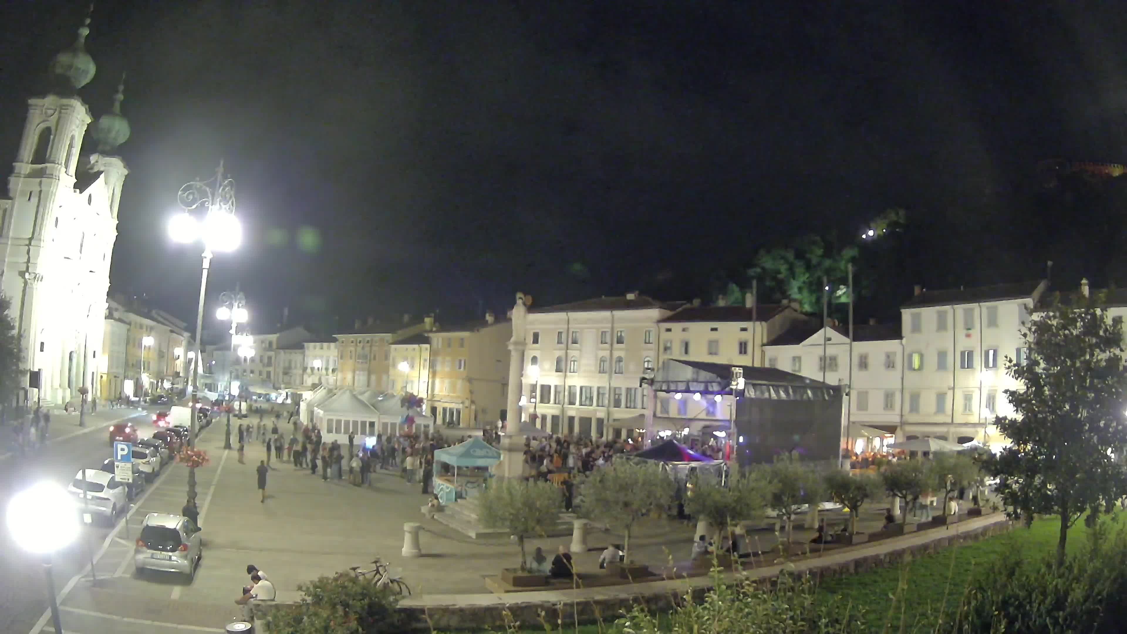 Gorizia – Plaza Vittoria – iglesia de San Pedro. Ignacio