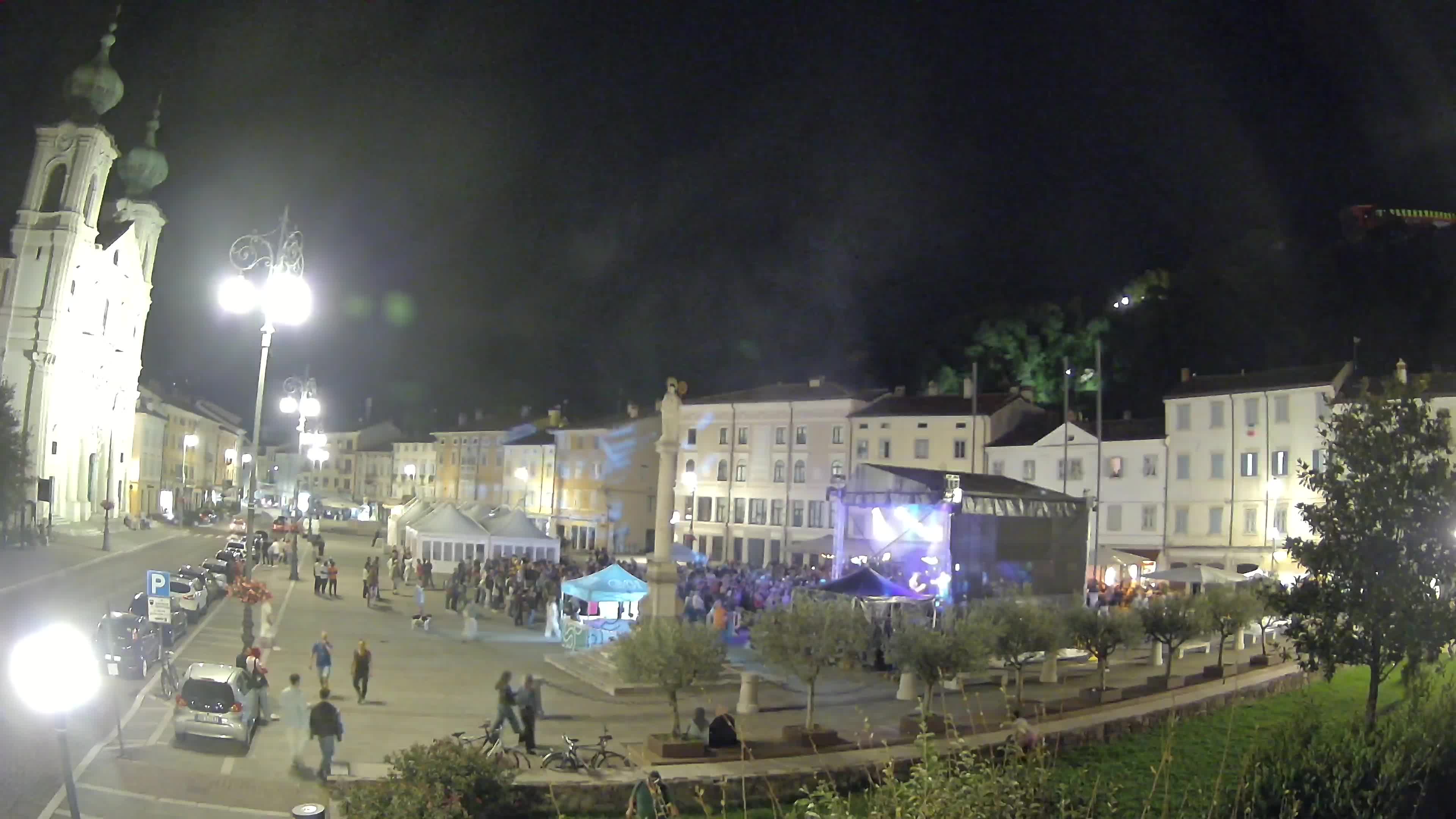 Kamera Gorica Travnik in cerkev sv. Ignacija