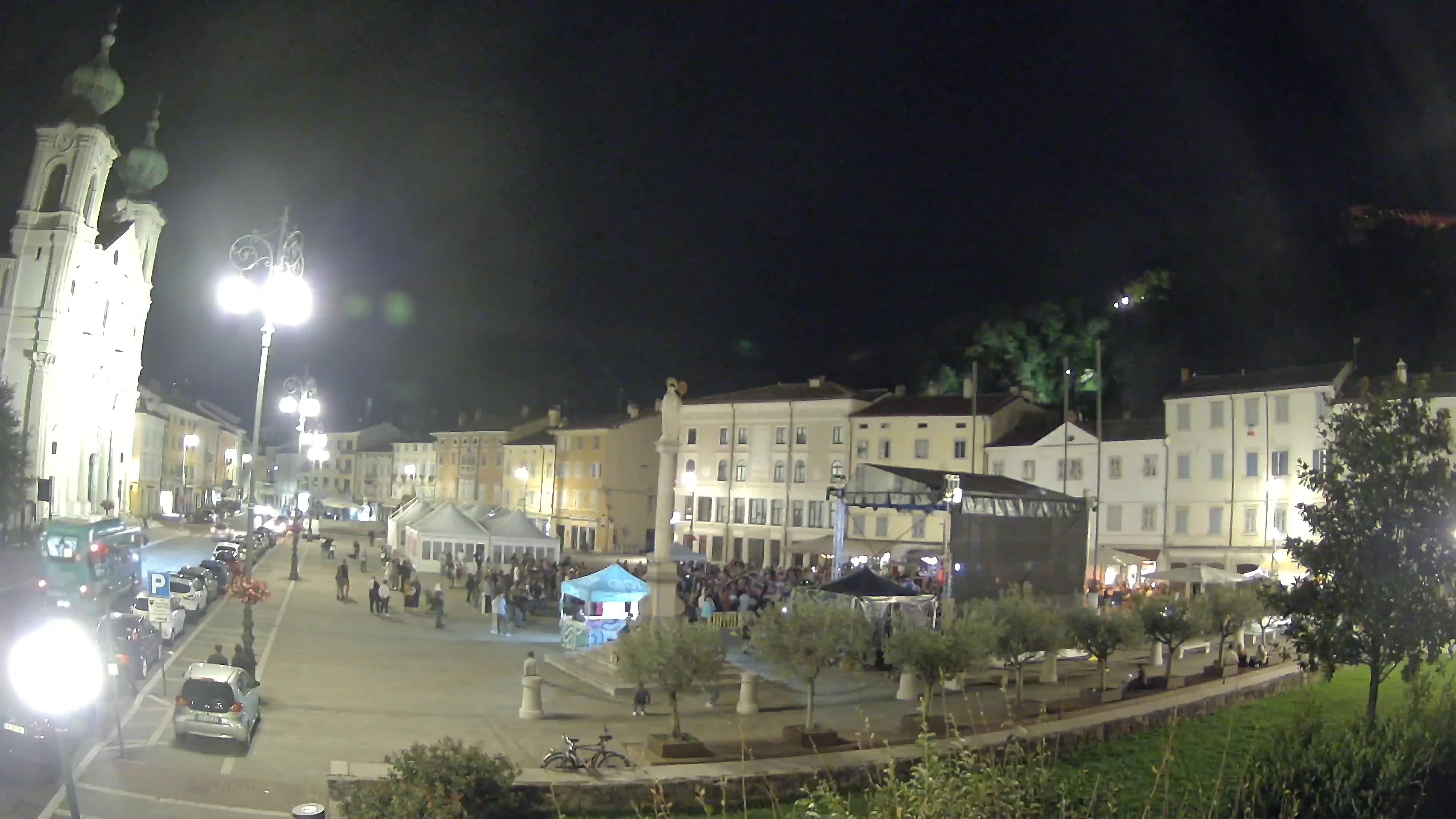 Gorizia Piazza della Vittoria e chiesa di S. Ignazio