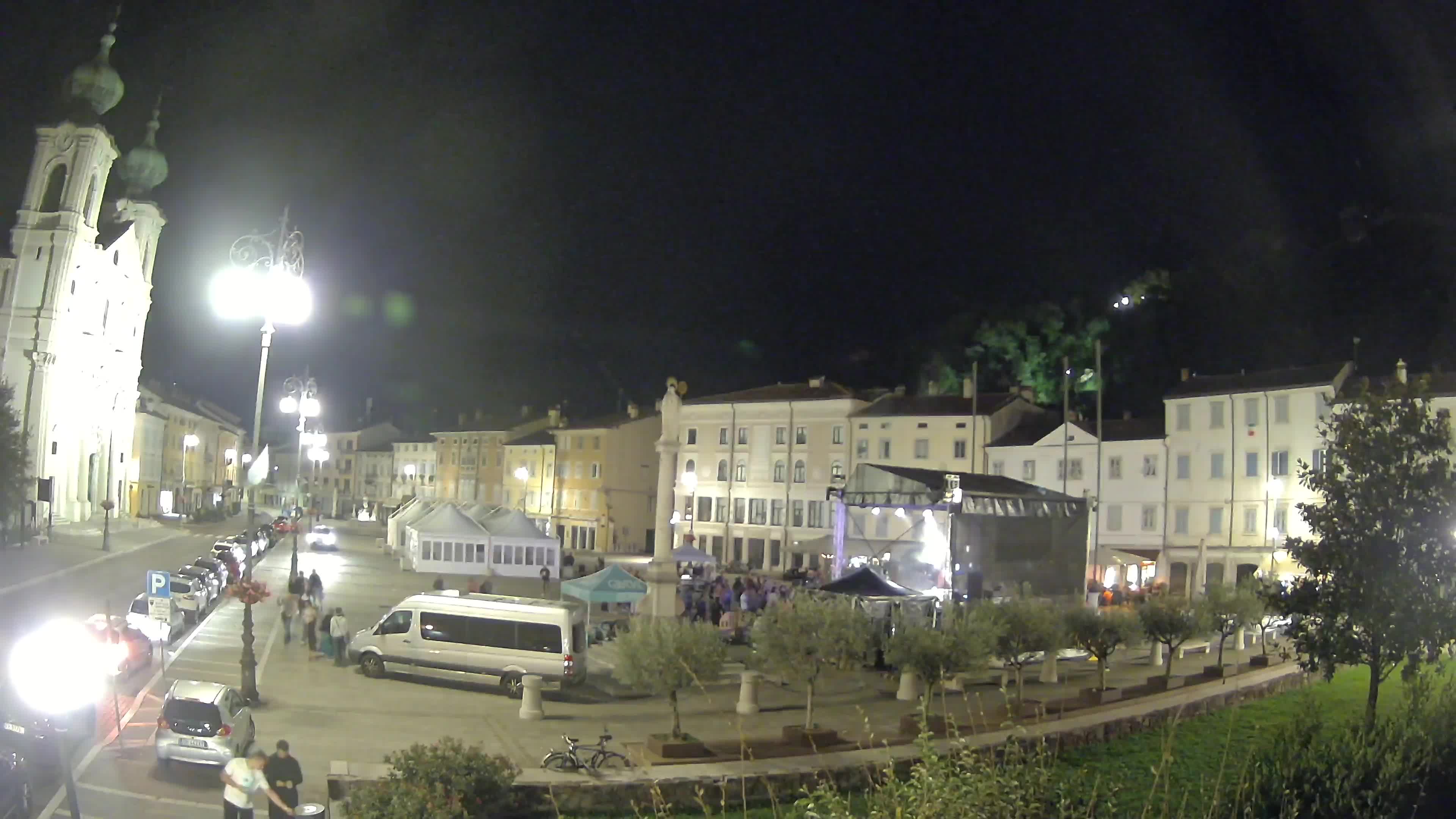 Gorizia Piazza della Vittoria e chiesa di S. Ignazio