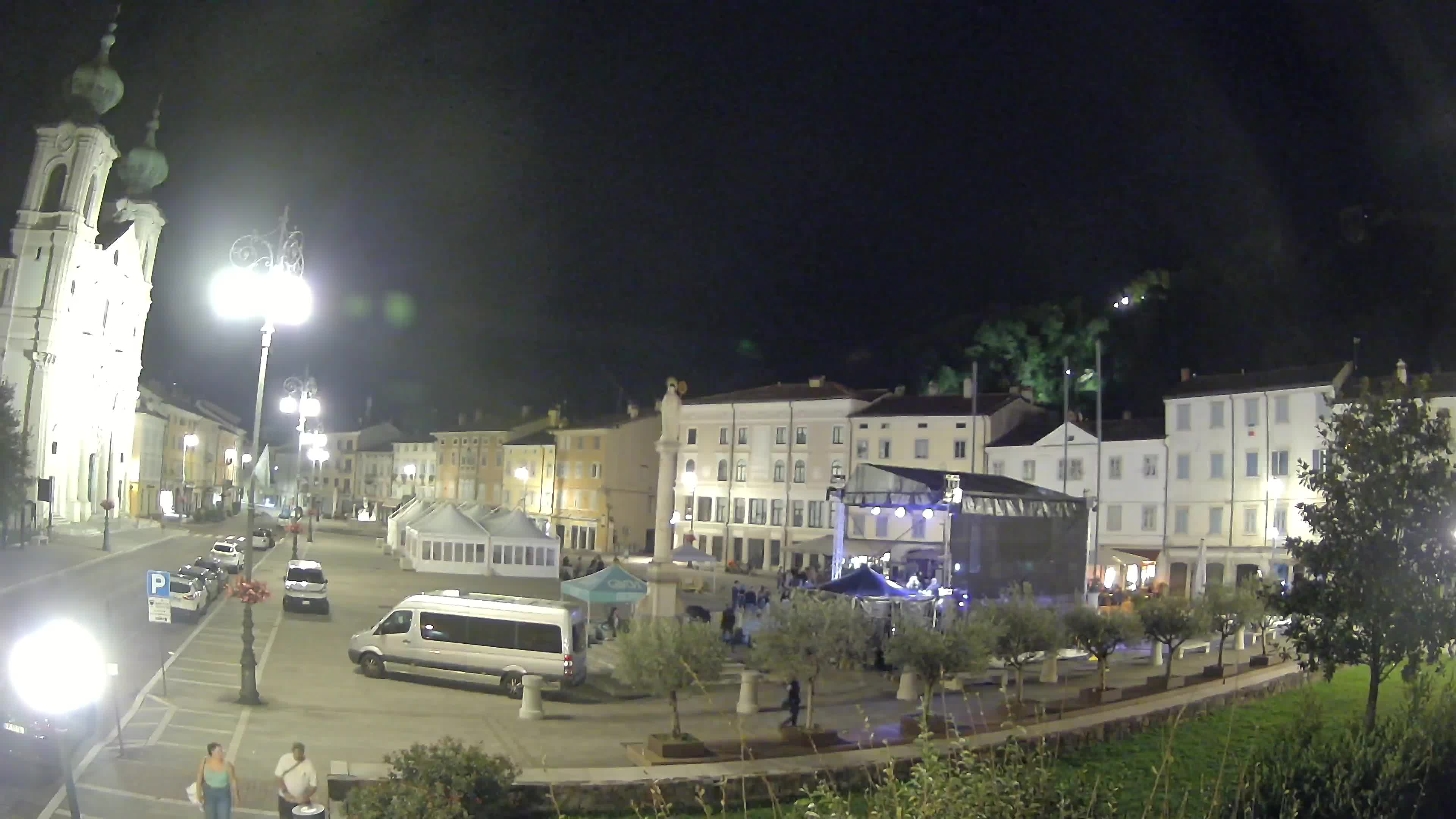 Gorizia Piazza della Vittoria e chiesa di S. Ignazio