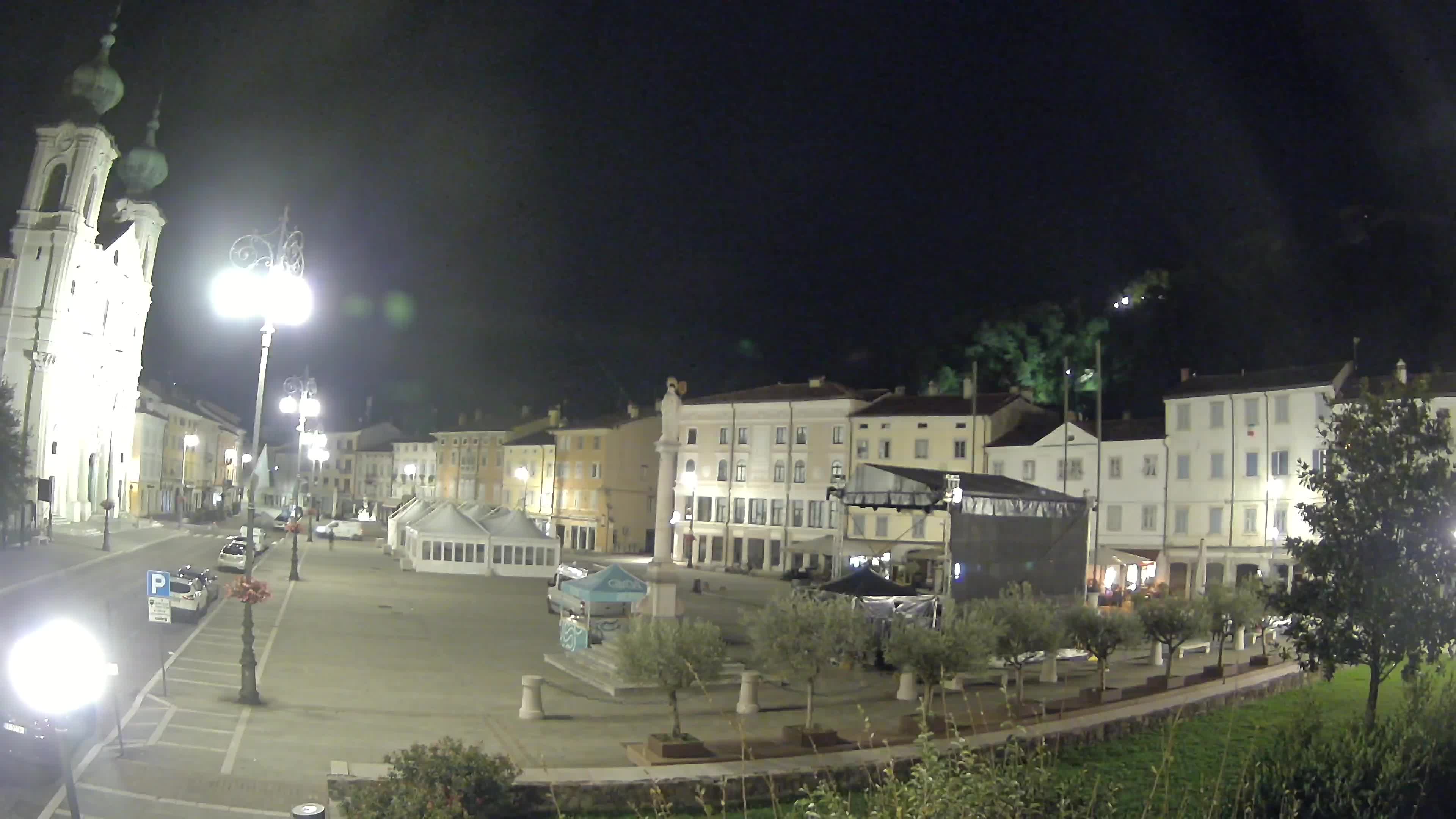 Kamera Gorica Travnik in cerkev sv. Ignacija