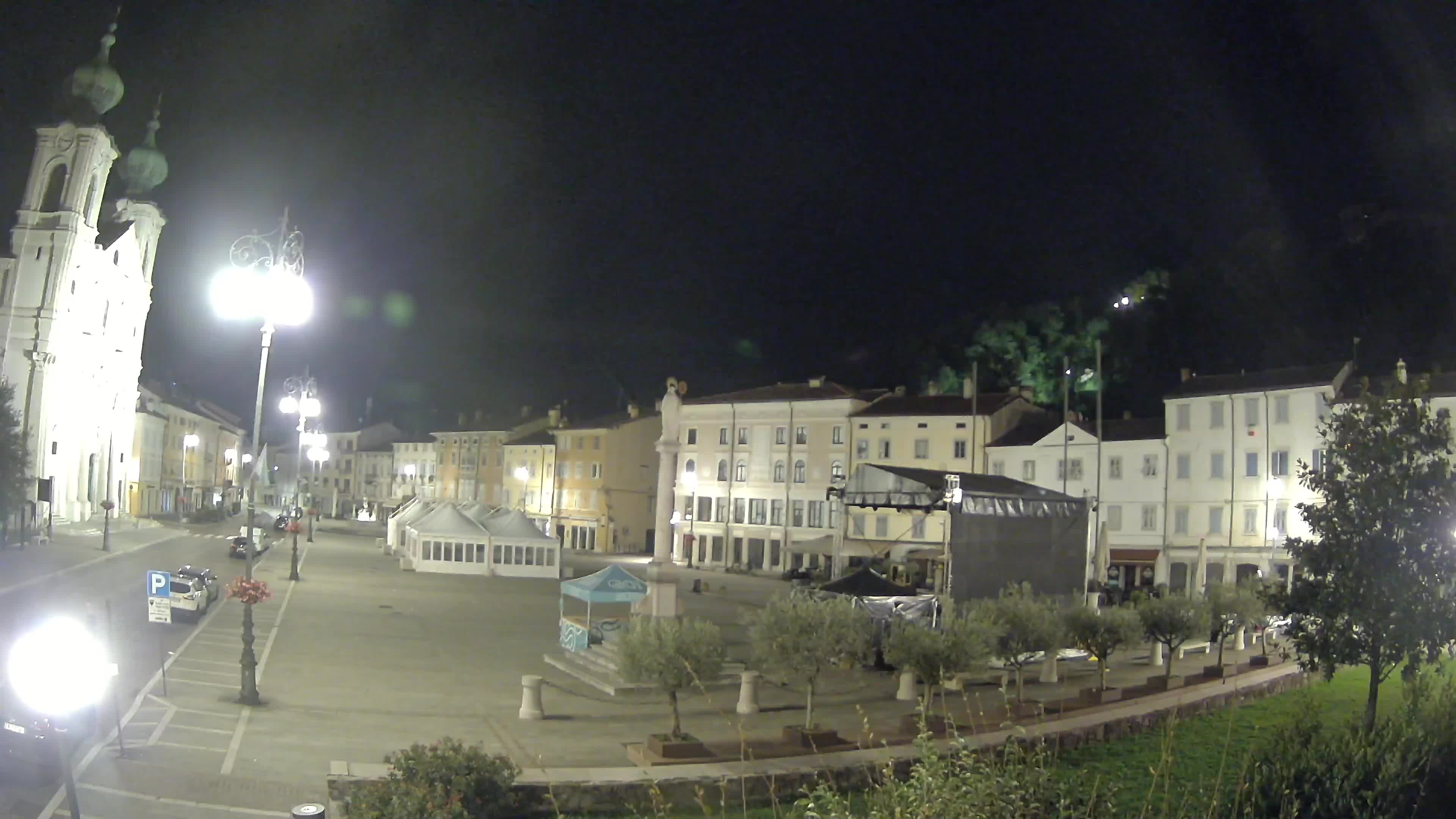 Gorizia Piazza della Vittoria e chiesa di S. Ignazio