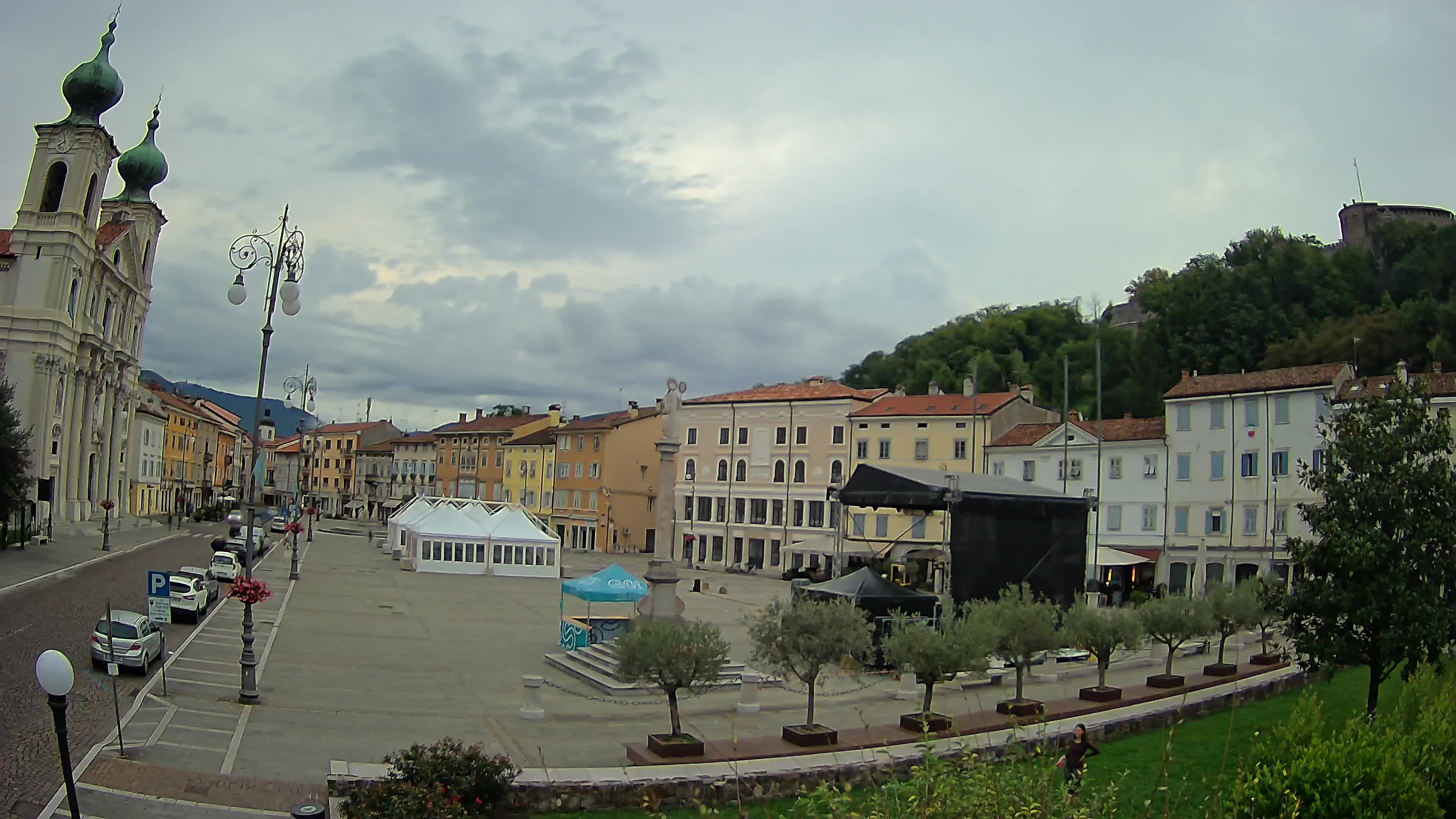 Gorizia – Plaza Vittoria – iglesia de San Pedro. Ignacio