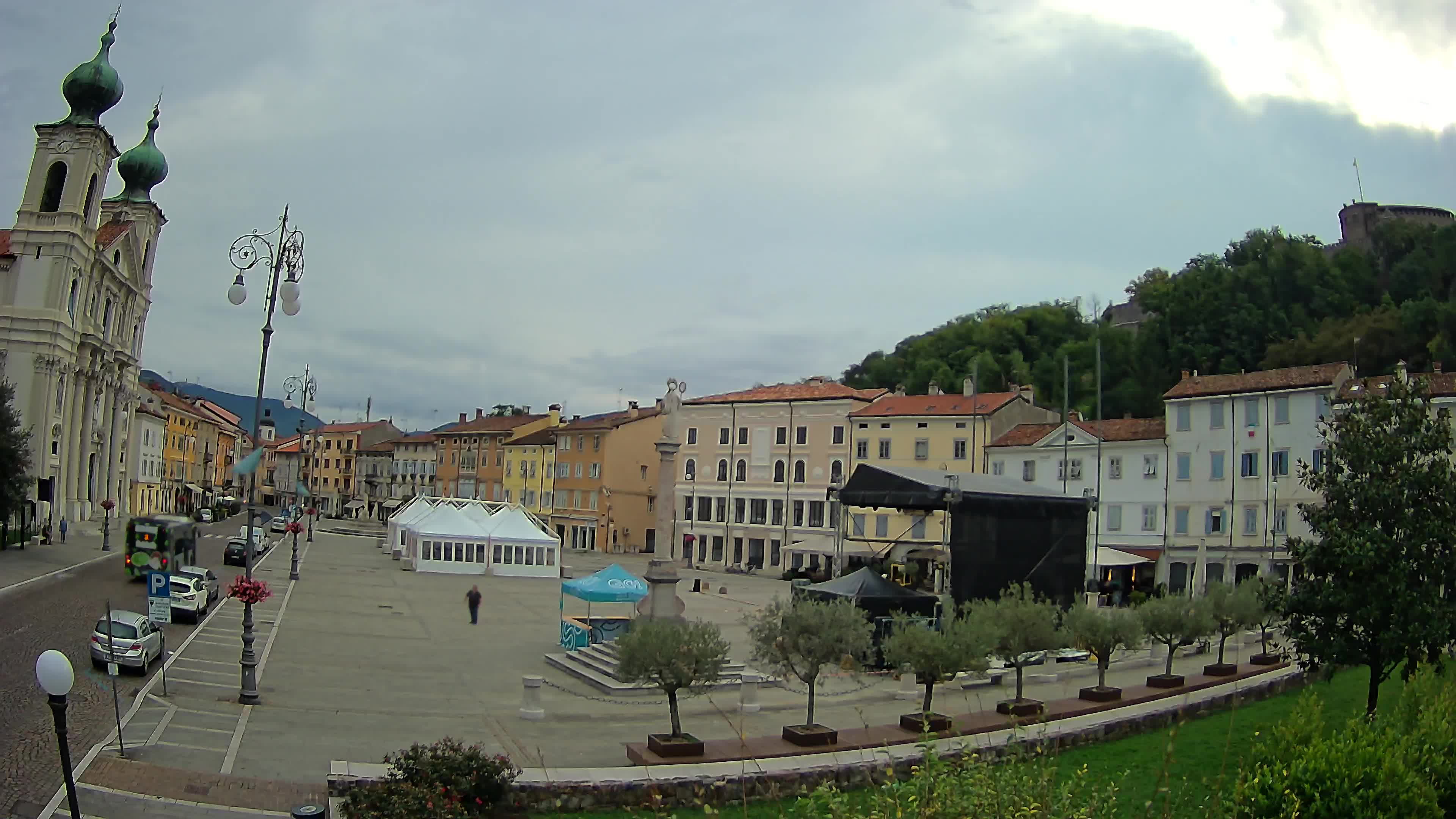 Gorizia – Plaza Vittoria – iglesia de San Pedro. Ignacio