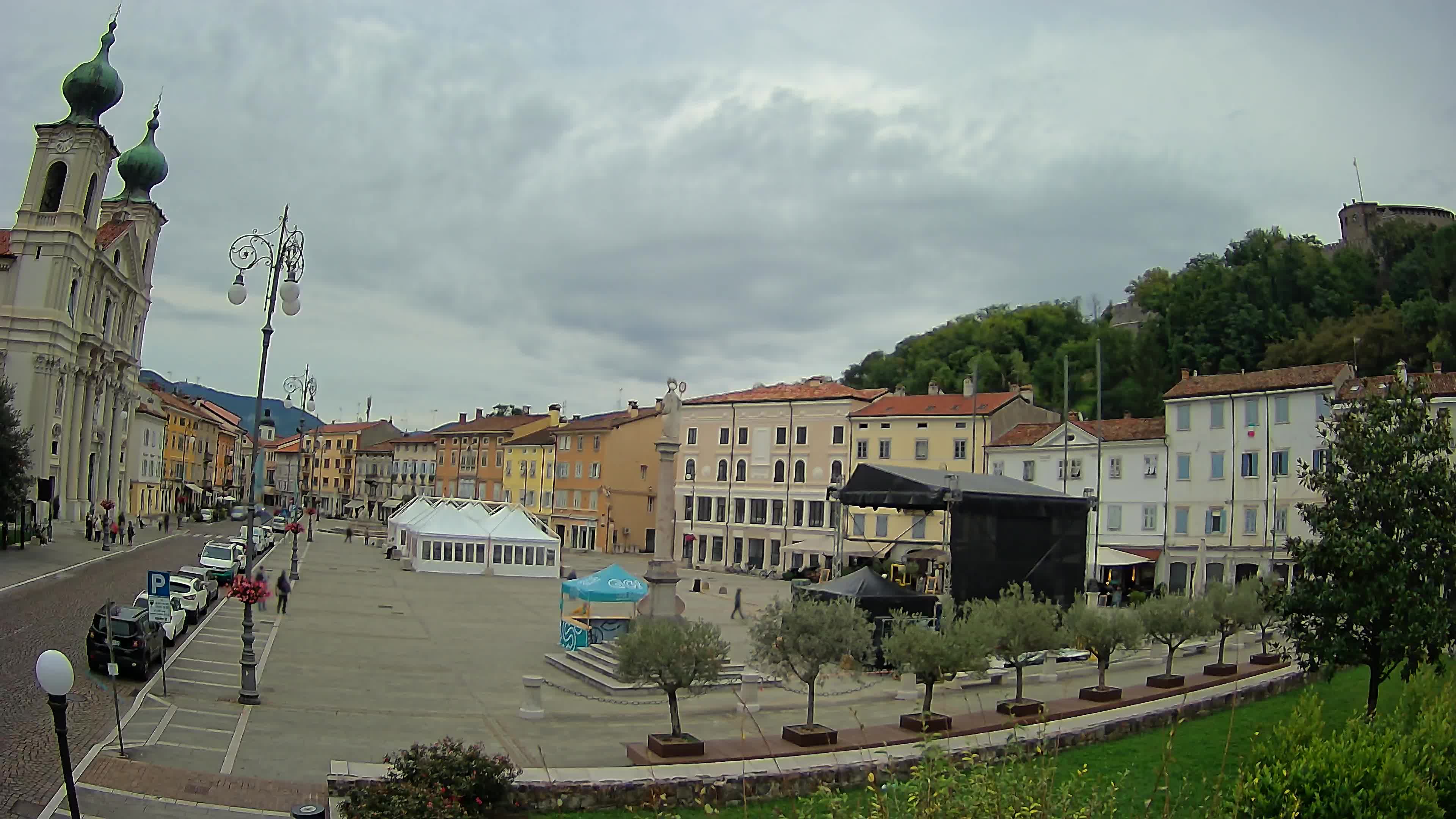 Gorizia – Plaza Vittoria – iglesia de San Pedro. Ignacio