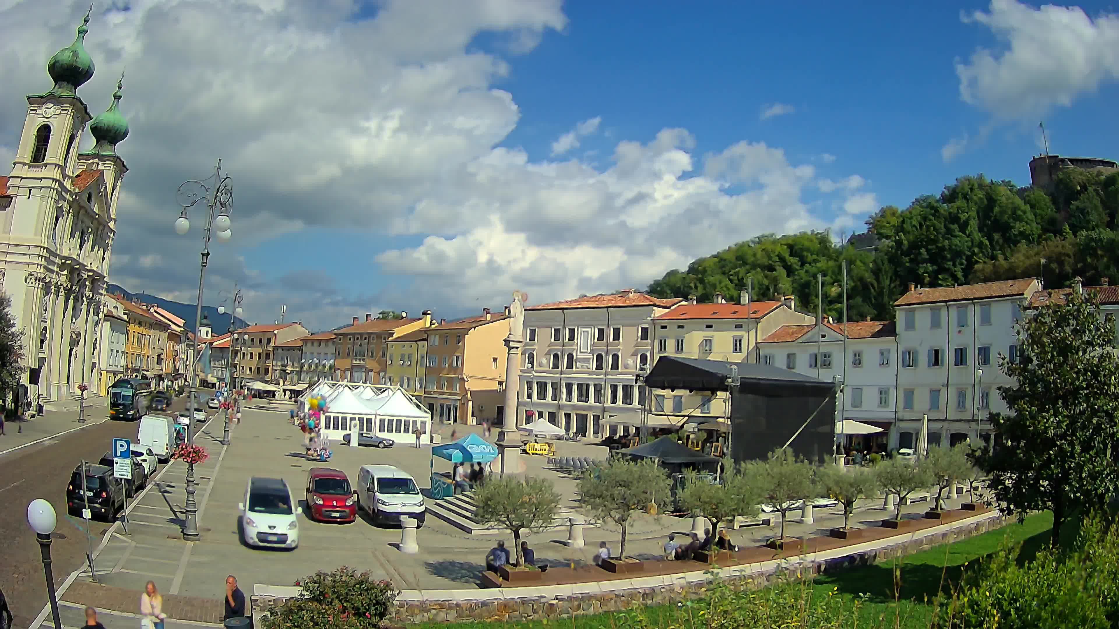 Gorizia – Plaza Vittoria – iglesia de San Pedro. Ignacio