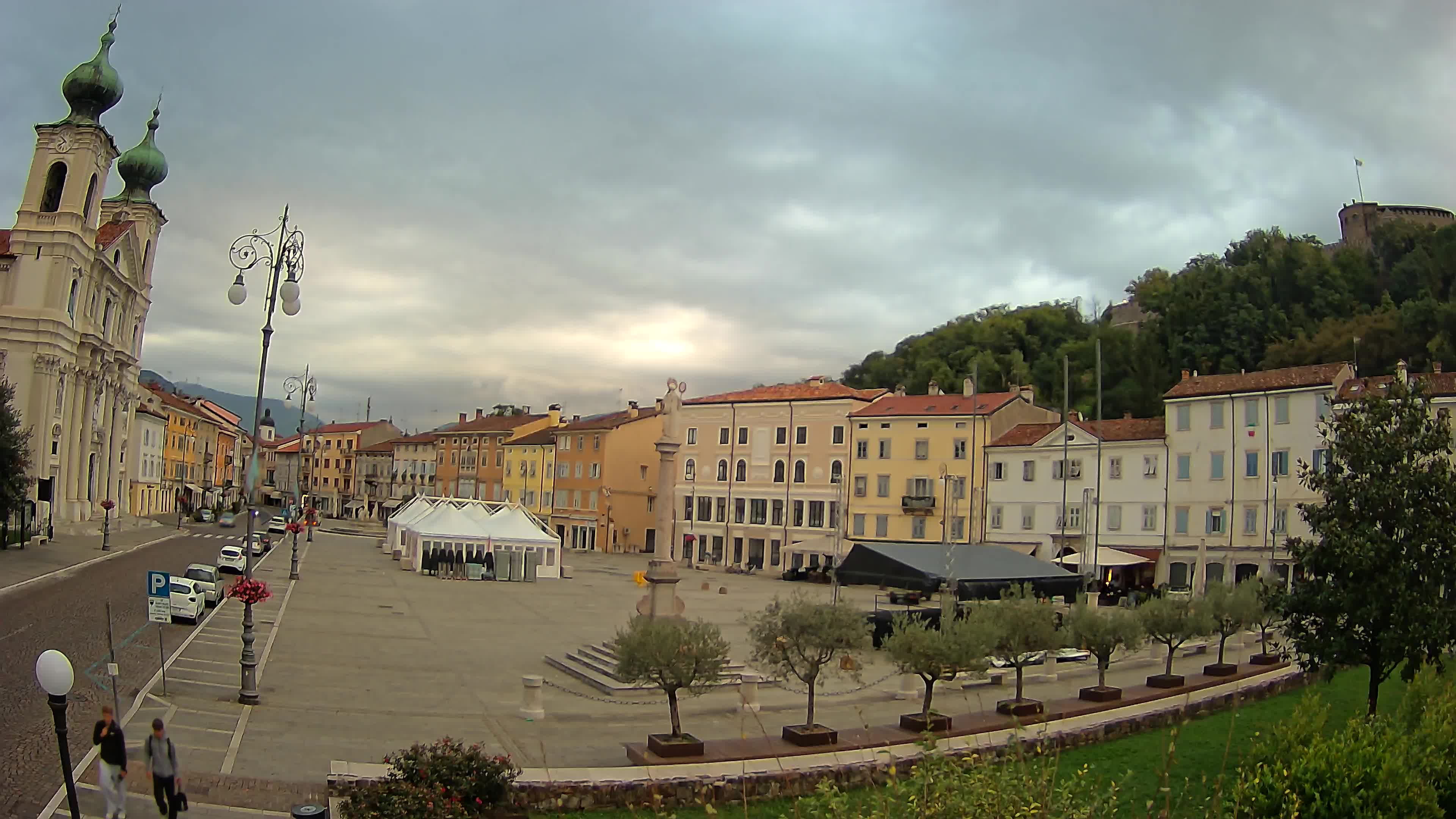 Gorizia – Plaza Vittoria – iglesia de San Pedro. Ignacio