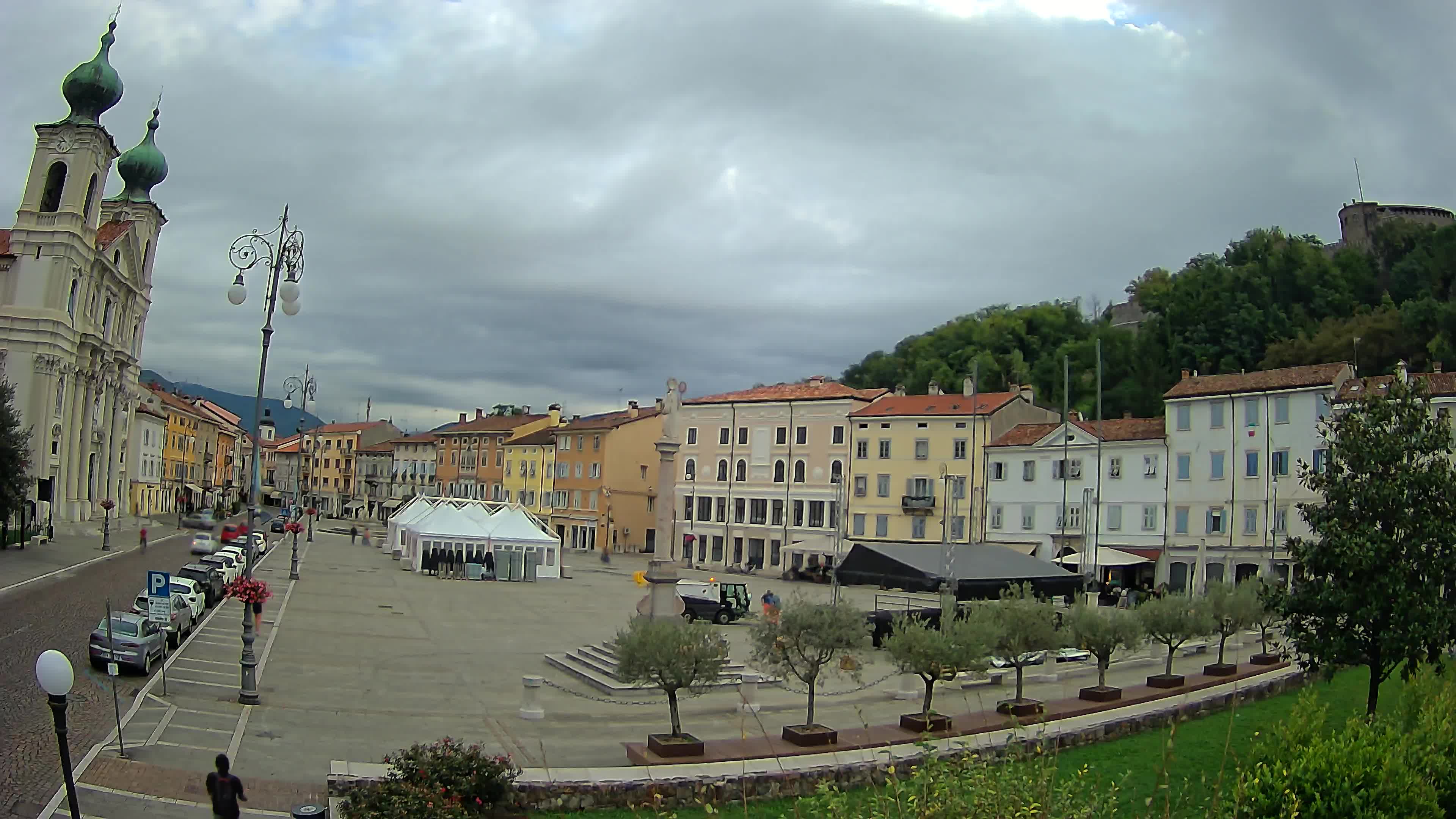 Gorizia – Plaza Vittoria – iglesia de San Pedro. Ignacio