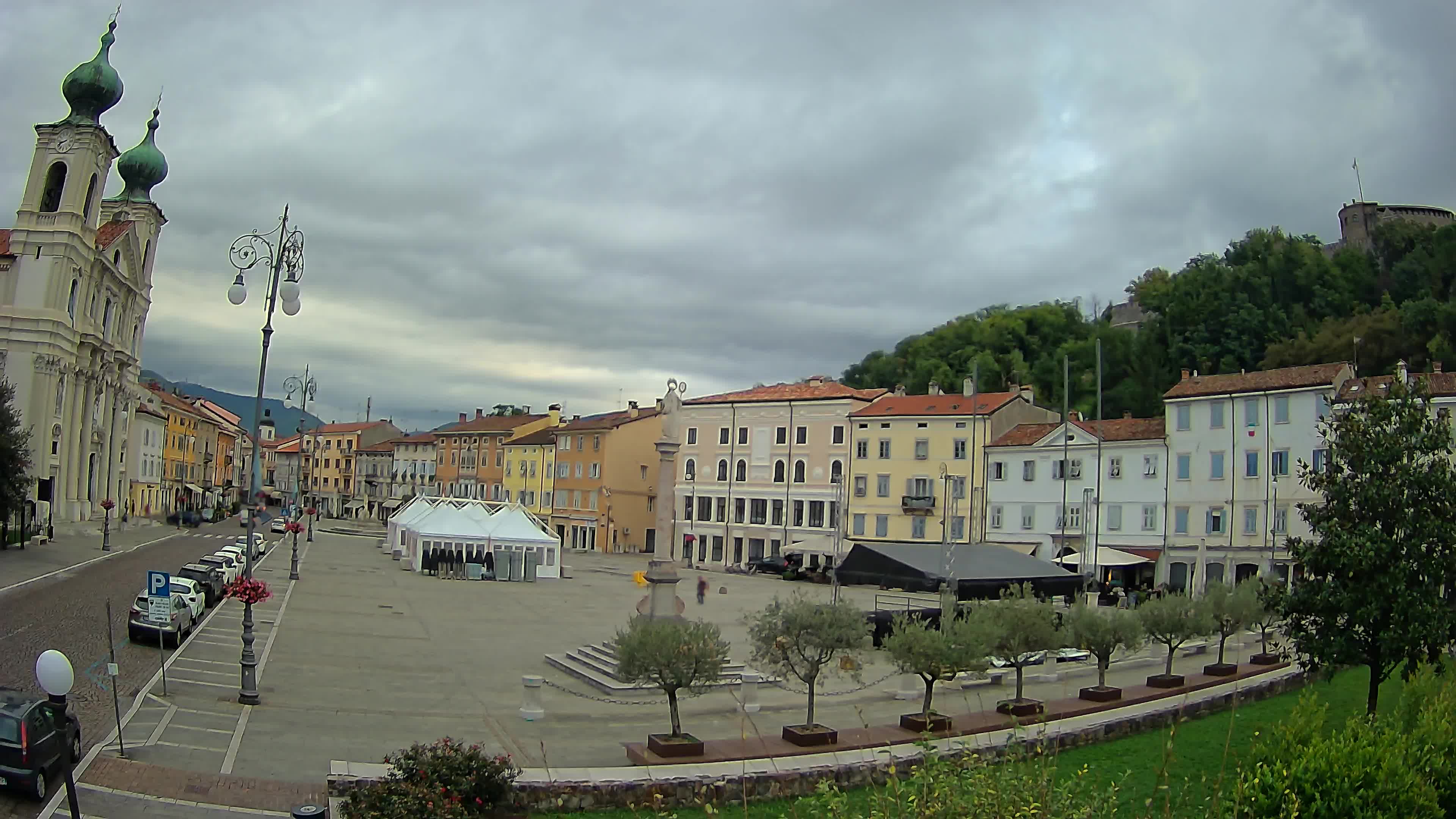 Gorizia Piazza della Vittoria e chiesa di S. Ignazio