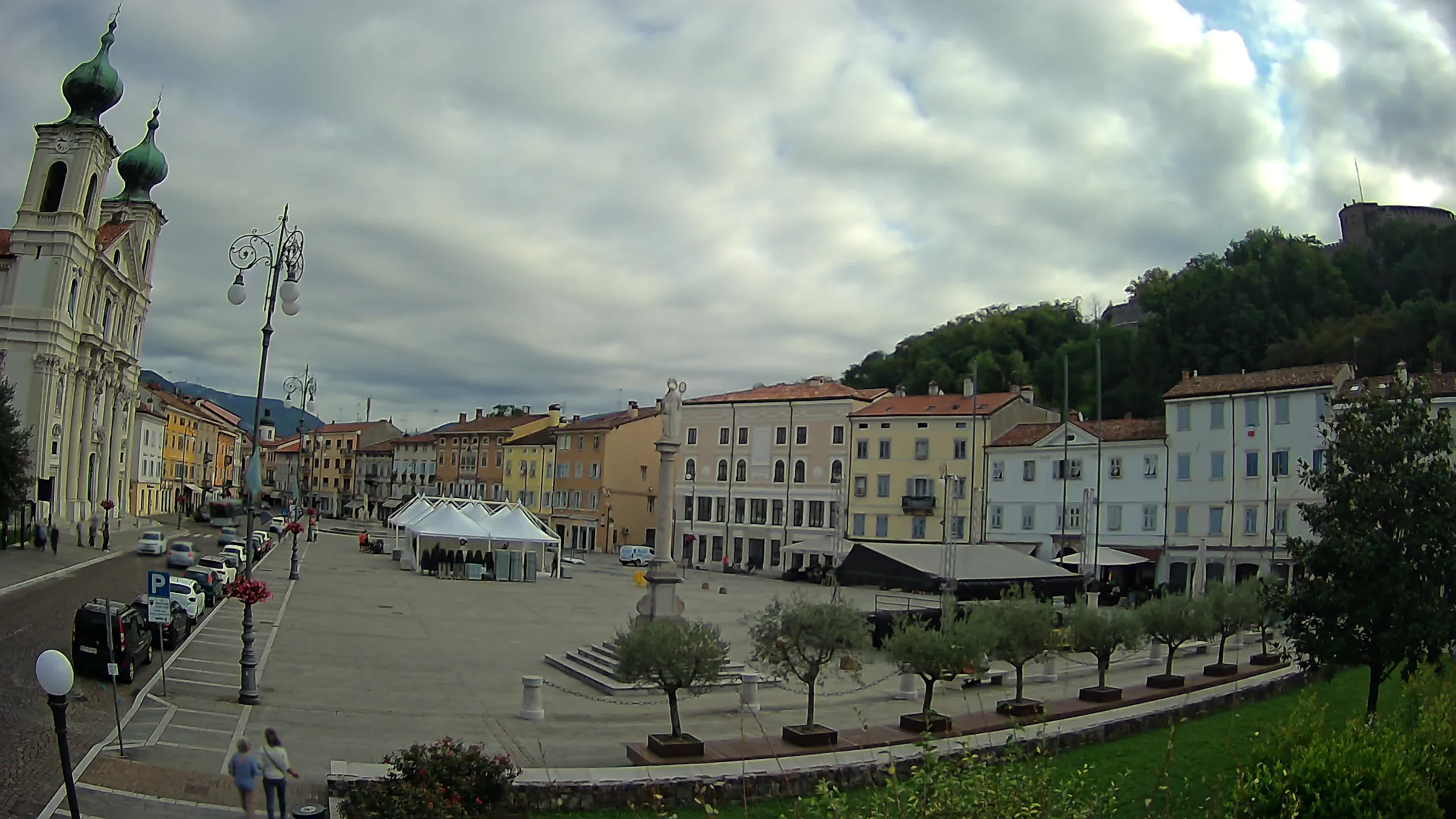 Gorizia – Plaza Vittoria – iglesia de San Pedro. Ignacio