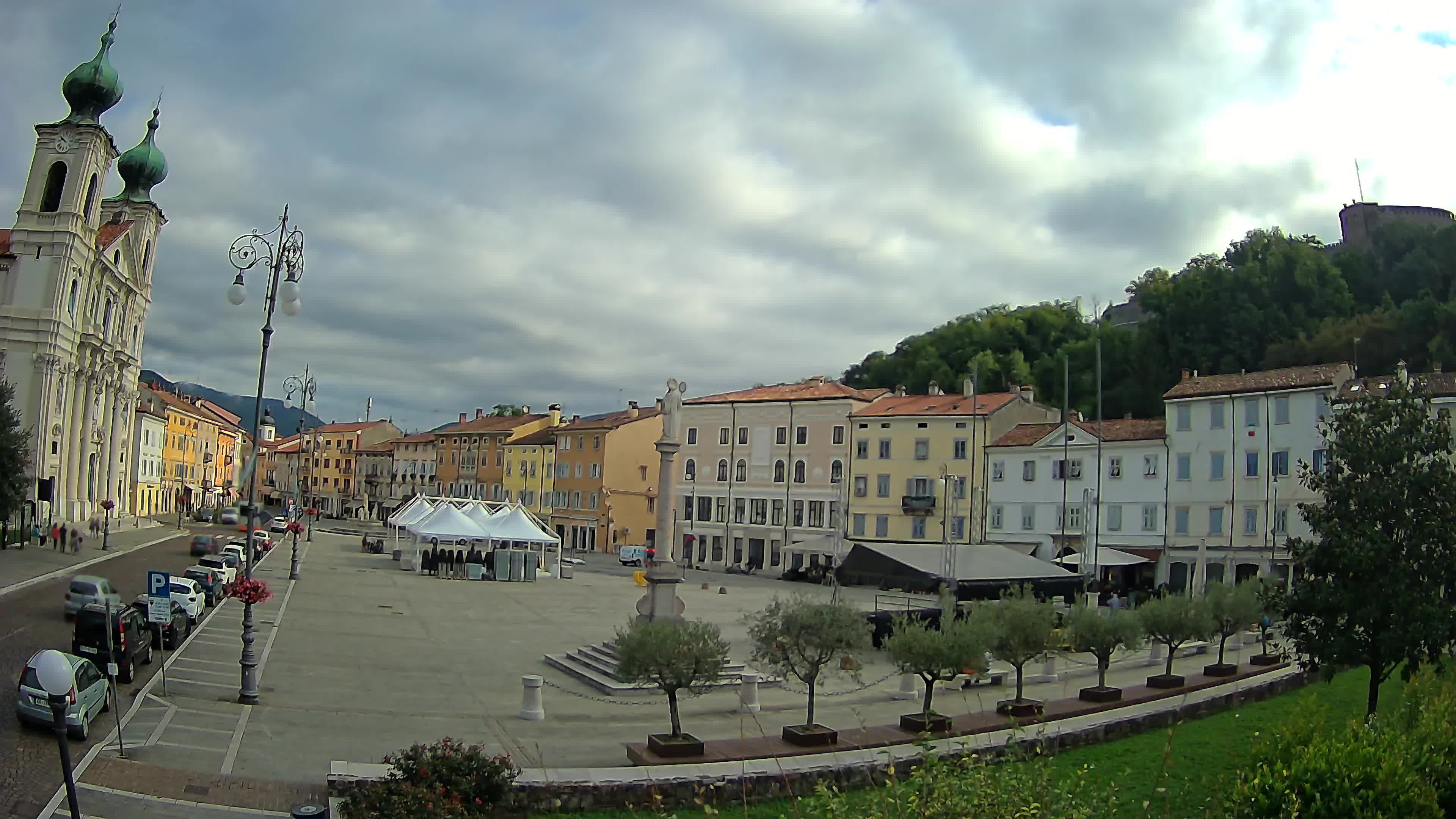 Gorizia Piazza della Vittoria e chiesa di S. Ignazio